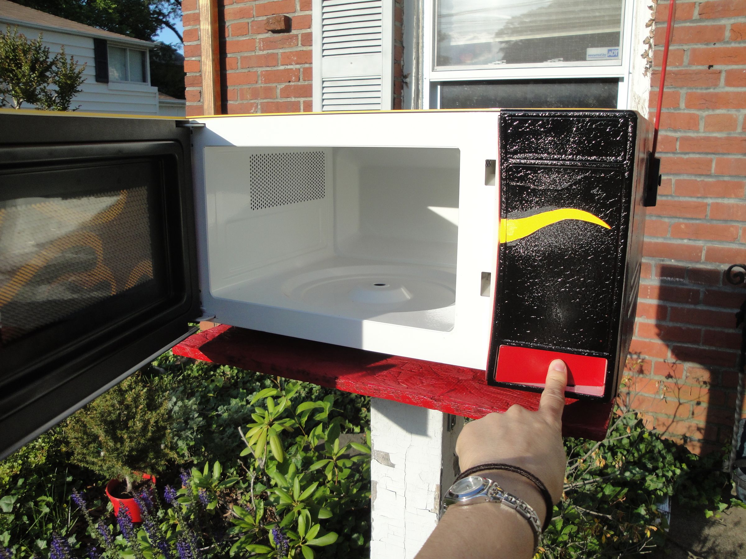 Convert a Broken Microwave Into a Mailbox 5 Steps (with Pictures