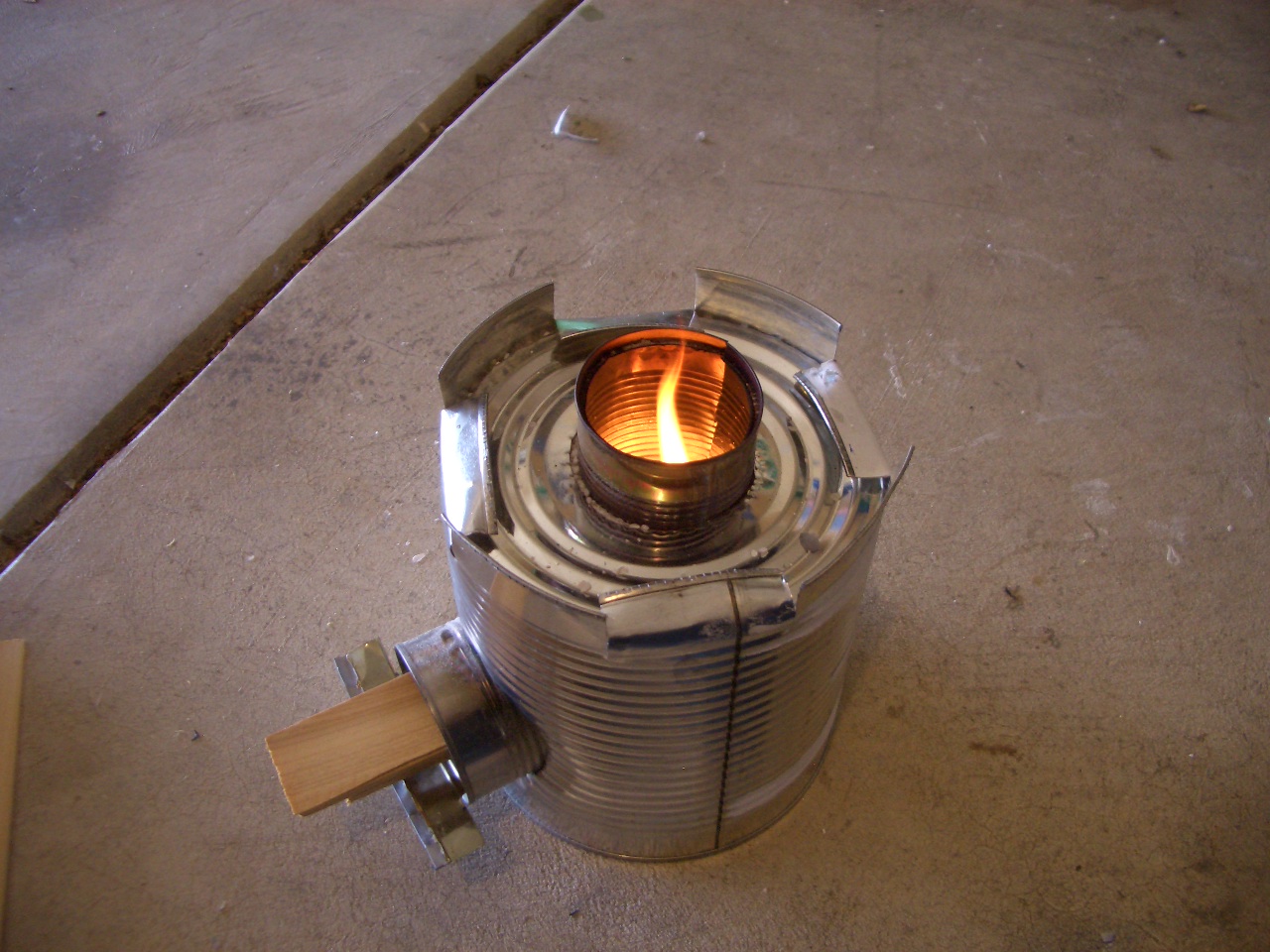 How to Make a Rocket Stove From a #10 Can and 4 Soup Cans