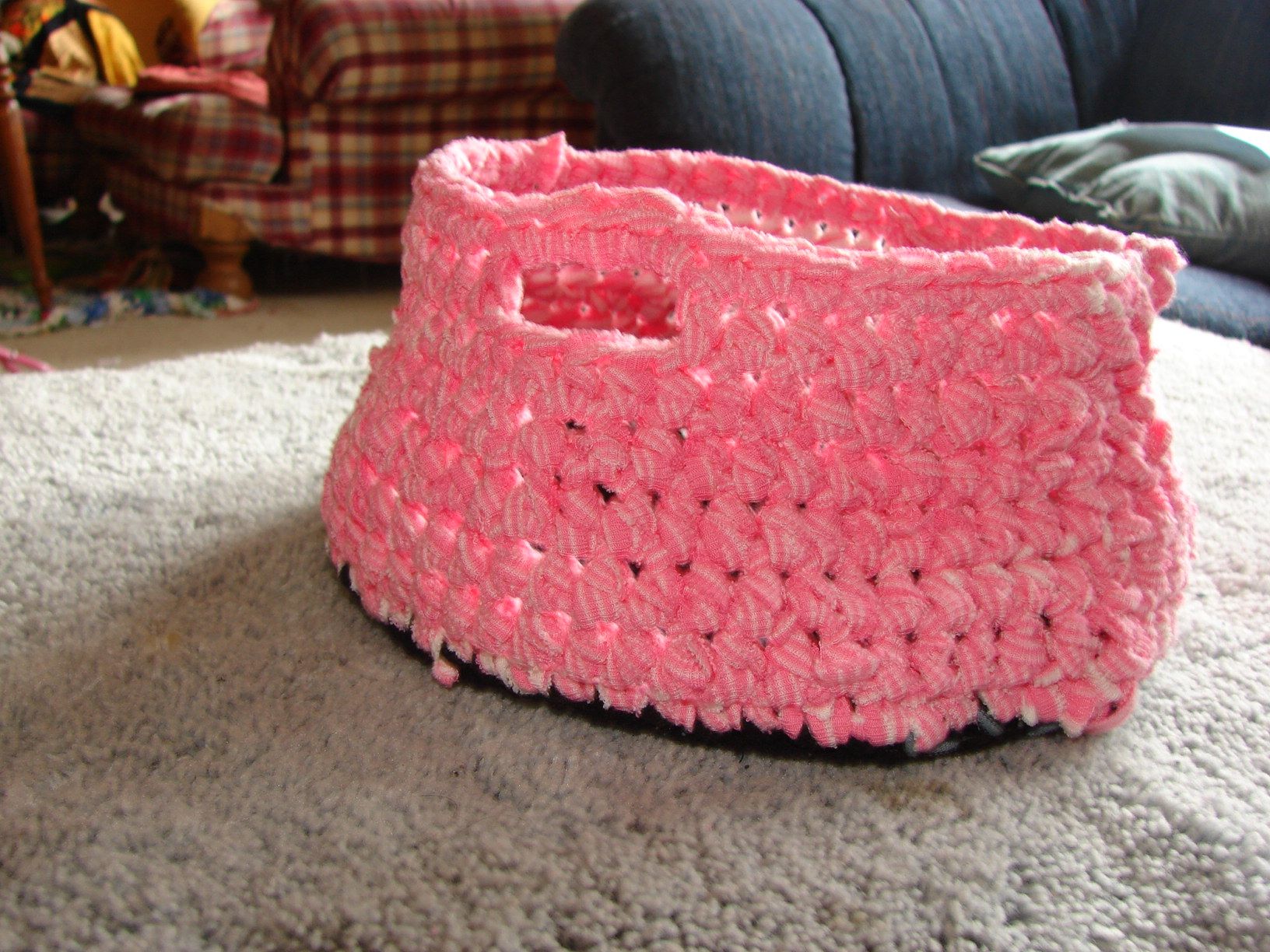 How to Crochet a Basket With Tshirt Yarn 17 Steps Instructables