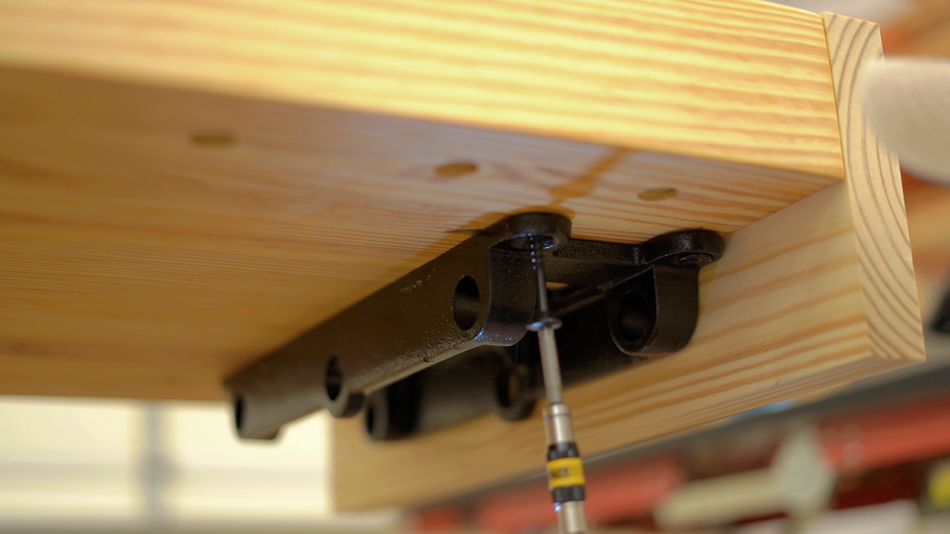 Installing a Quick Release End Vise 12 Steps (with Pictures