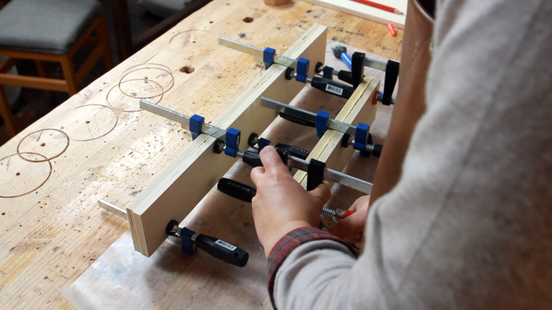 Making a Cross Cut Sled for the Band Saw 7 Steps (with Pictures