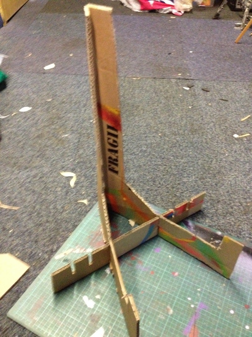 No Budget Table Top Easel 5 Steps Instructables