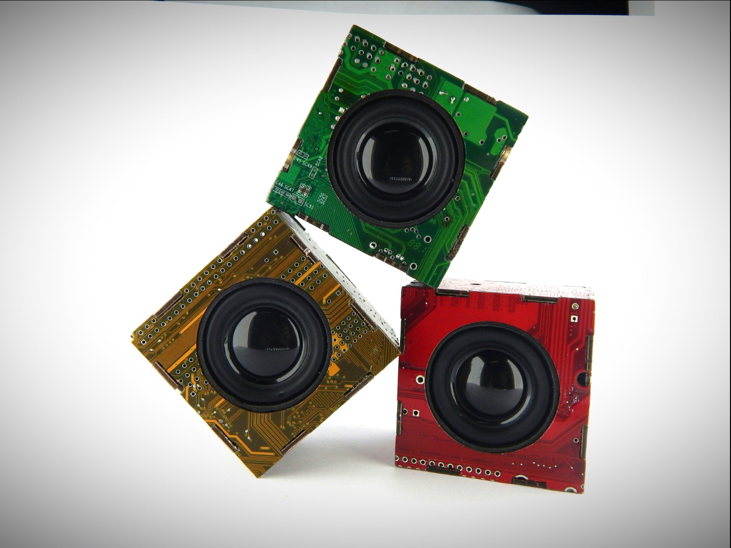 PCB Motherboard Speaker 5 Steps (with Pictures) Instructables