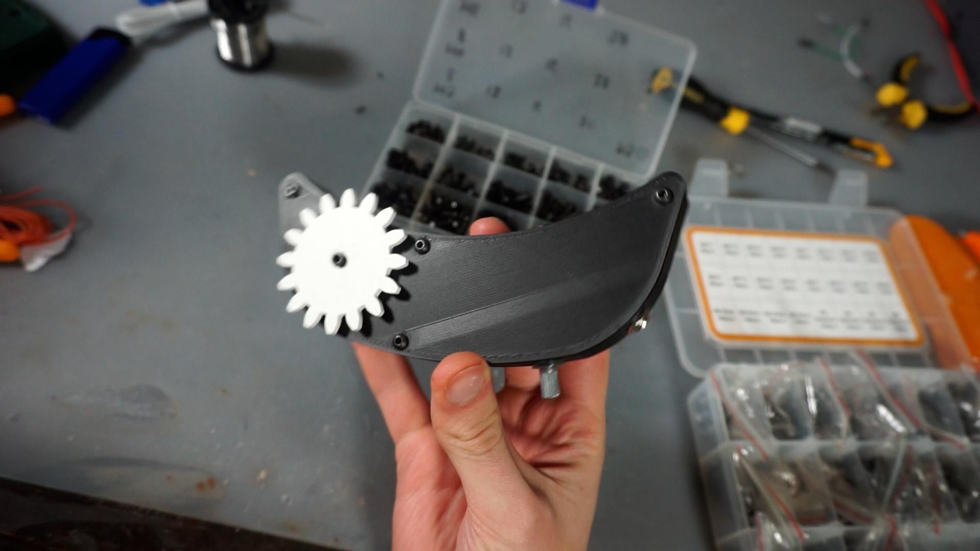 How to Make a Motorized Lazy Susan With a Secret 9 Steps (with