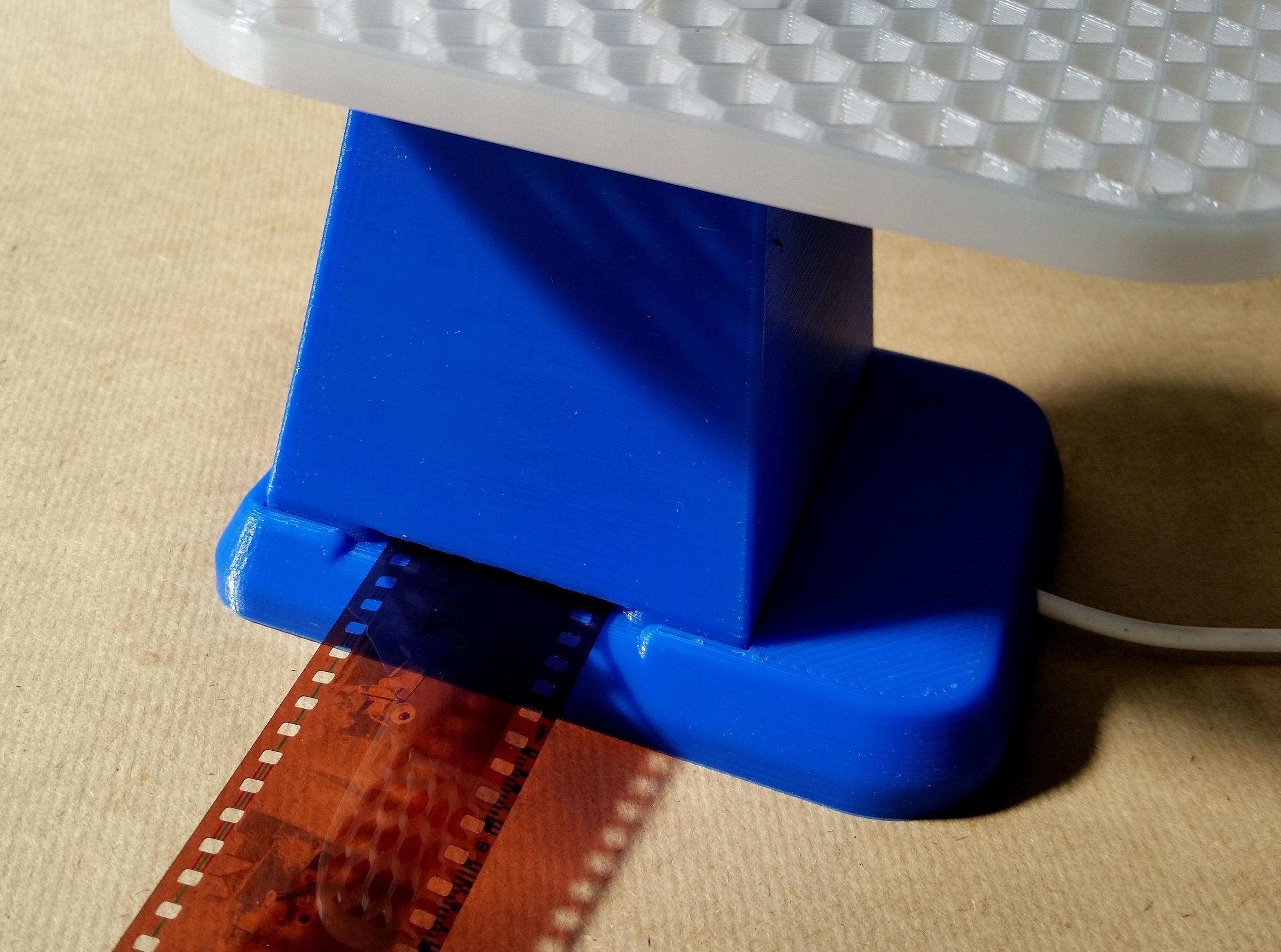 3D Printed Film Negative Phone Scanner 9 Steps (with Pictures