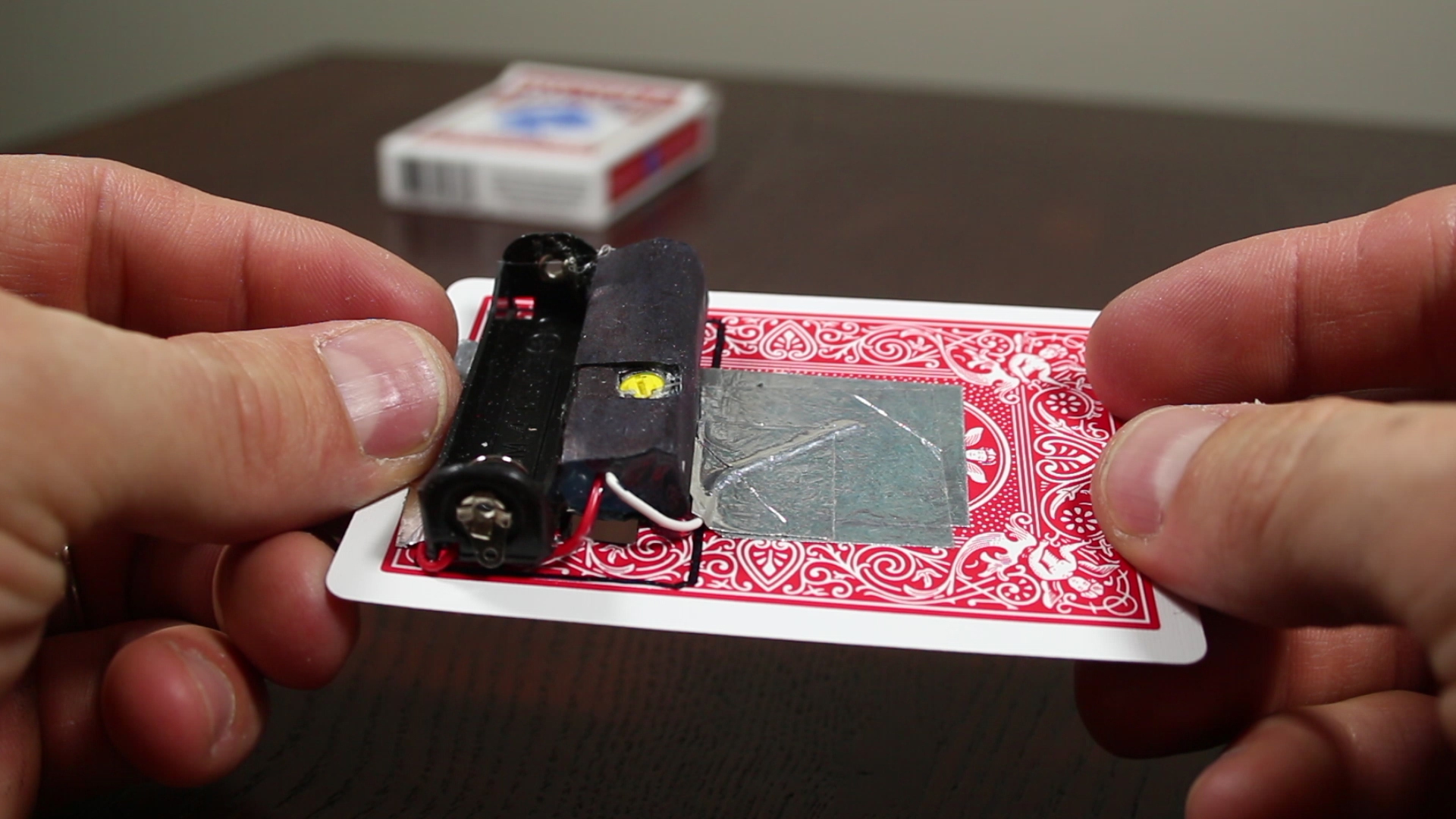 330 Volt "Shocking" Electric Deck of Cards! (Electric Shock Kissing