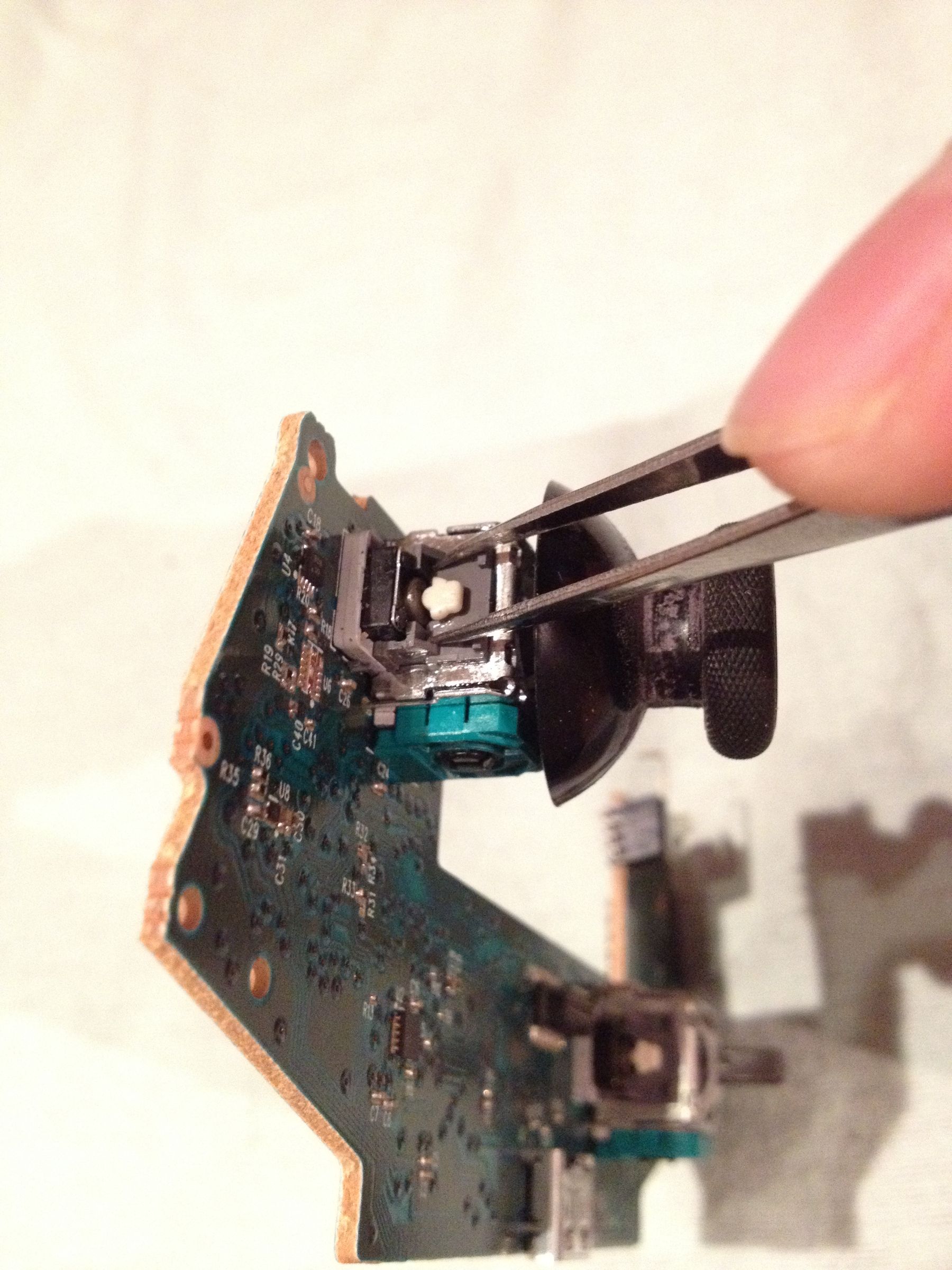 Xbox One Controller Thumbstick Fix Without Replacing the Module 4
