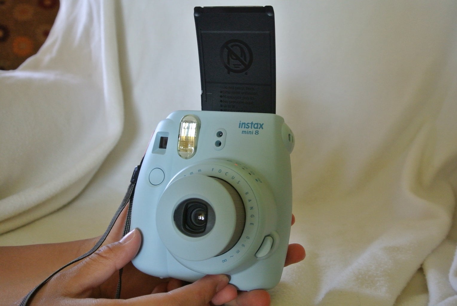 How To Load Film Into A Fujifilm Instax Mini 8 7 Steps With Pictures Instructables How To Load Film Into A Fujifilm Instax Mini 8 7 Steps With Pictures Instructables