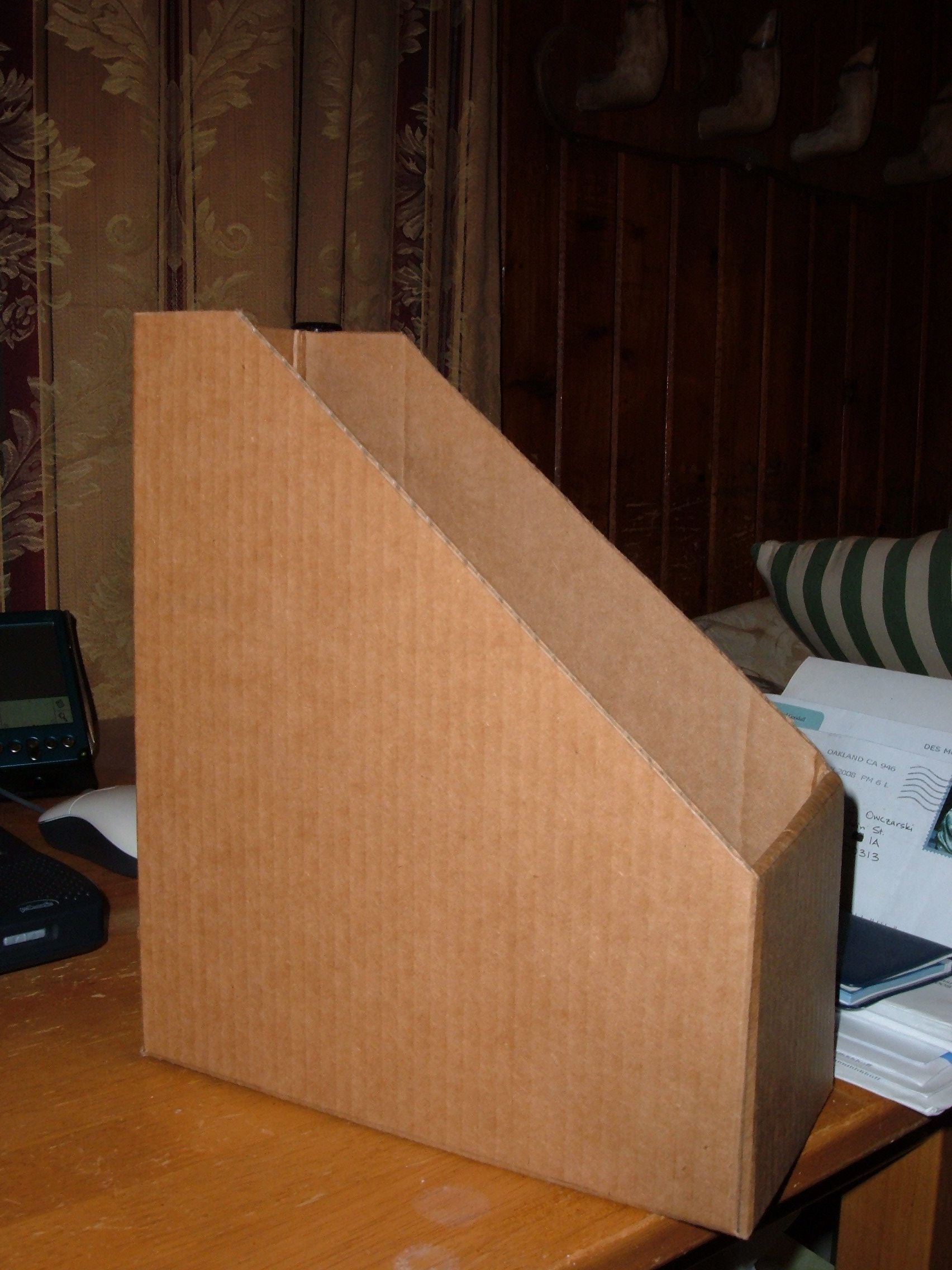 Homemade Cardboard Magazine Box : 8 Steps - Instructables