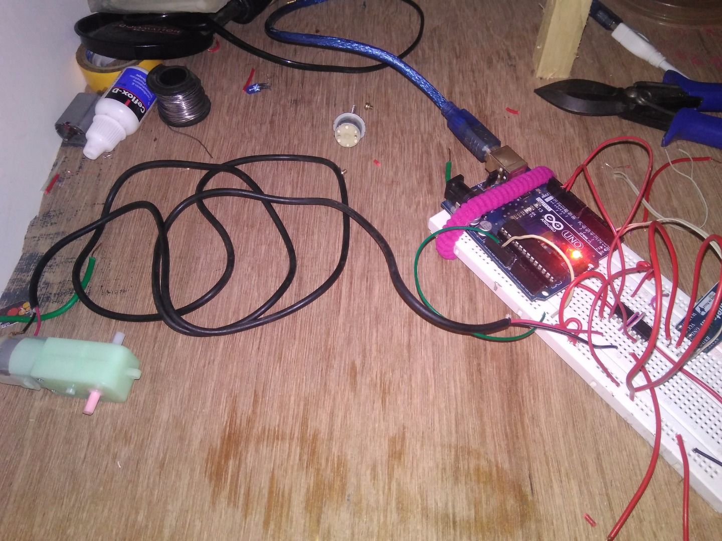 Run DC Motor Reverse and Forward Using L293d Arduino 3 Steps