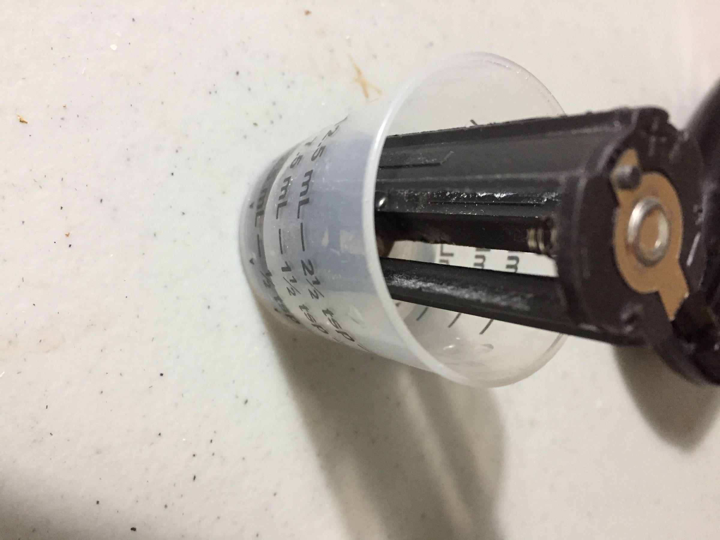 Cleaning Battery Sockets With Vinegar 4 Steps Instructables