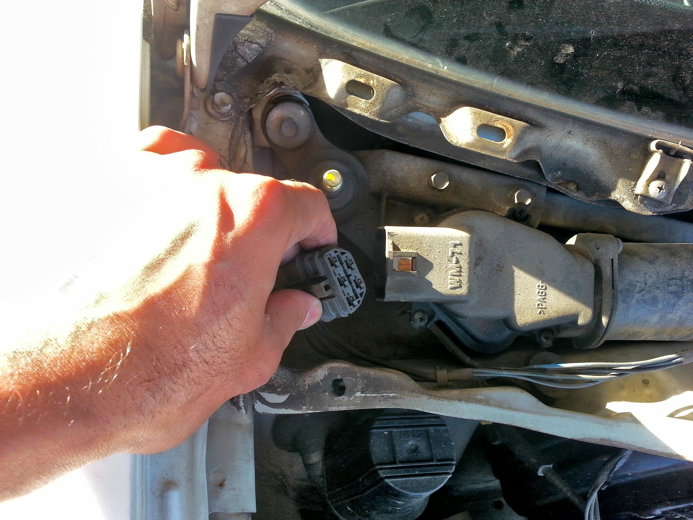 Servicing the Wiper Motor on a Honda Civic 99 6 Steps Instructables