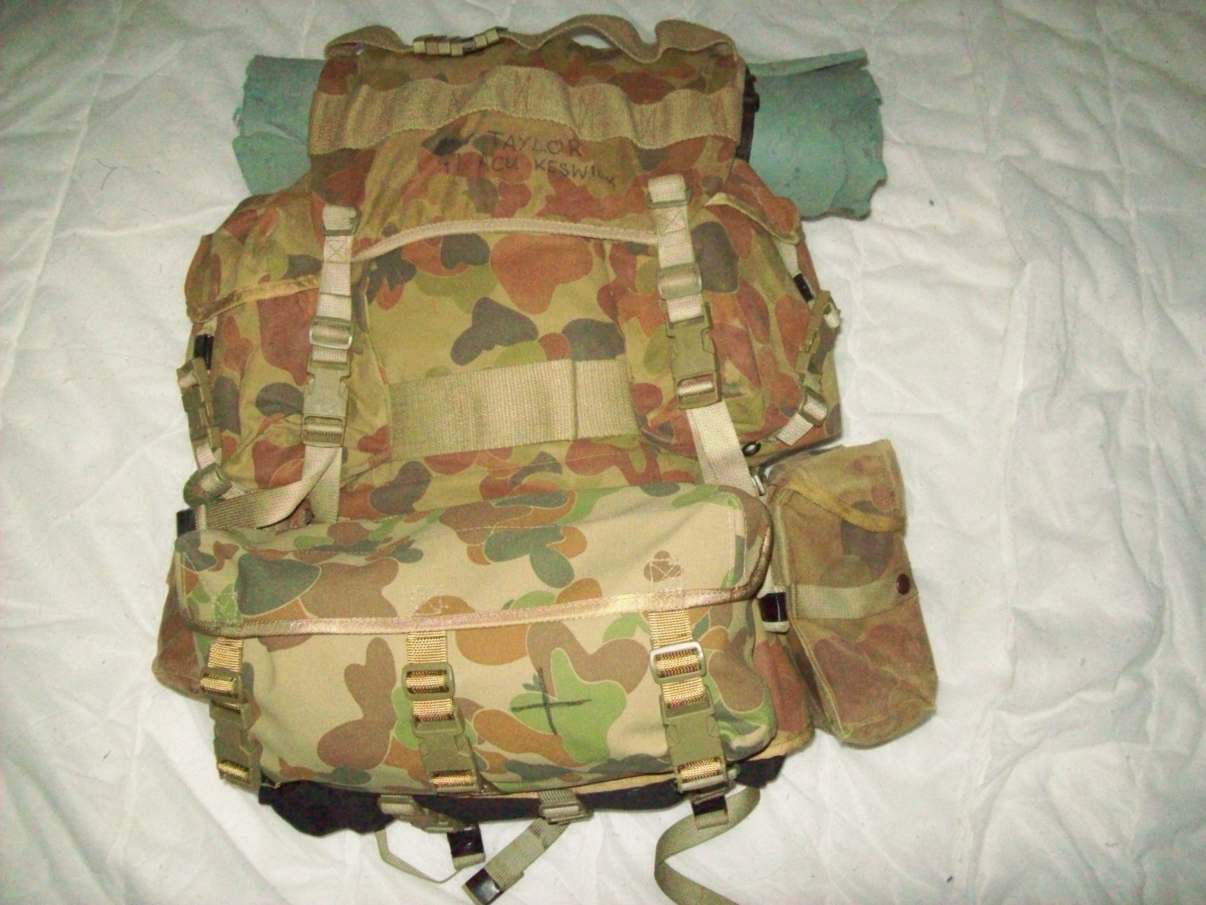 australian army backpack