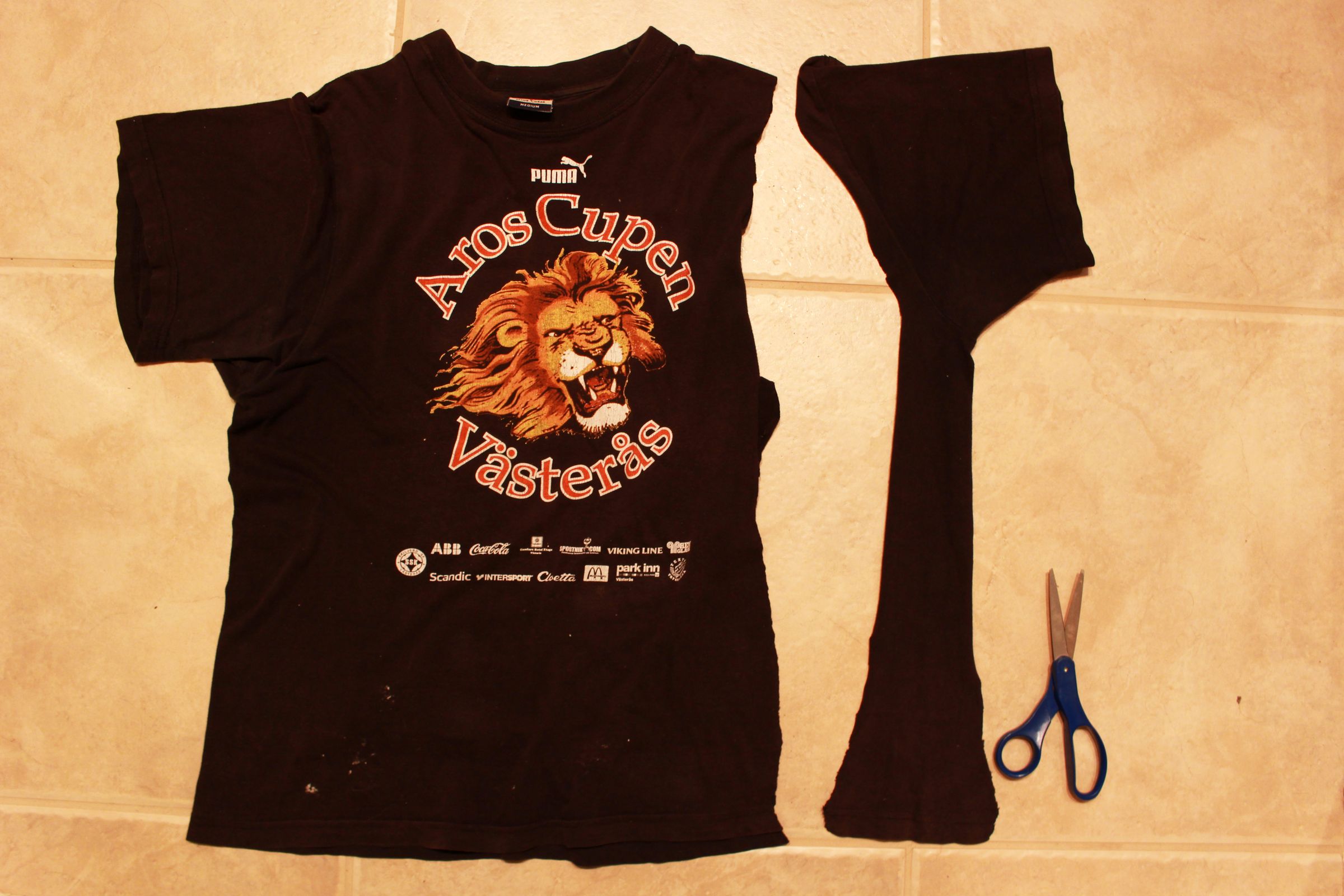 How to Take in a Tshirt (without a Sewing Machine) 7 Steps (with