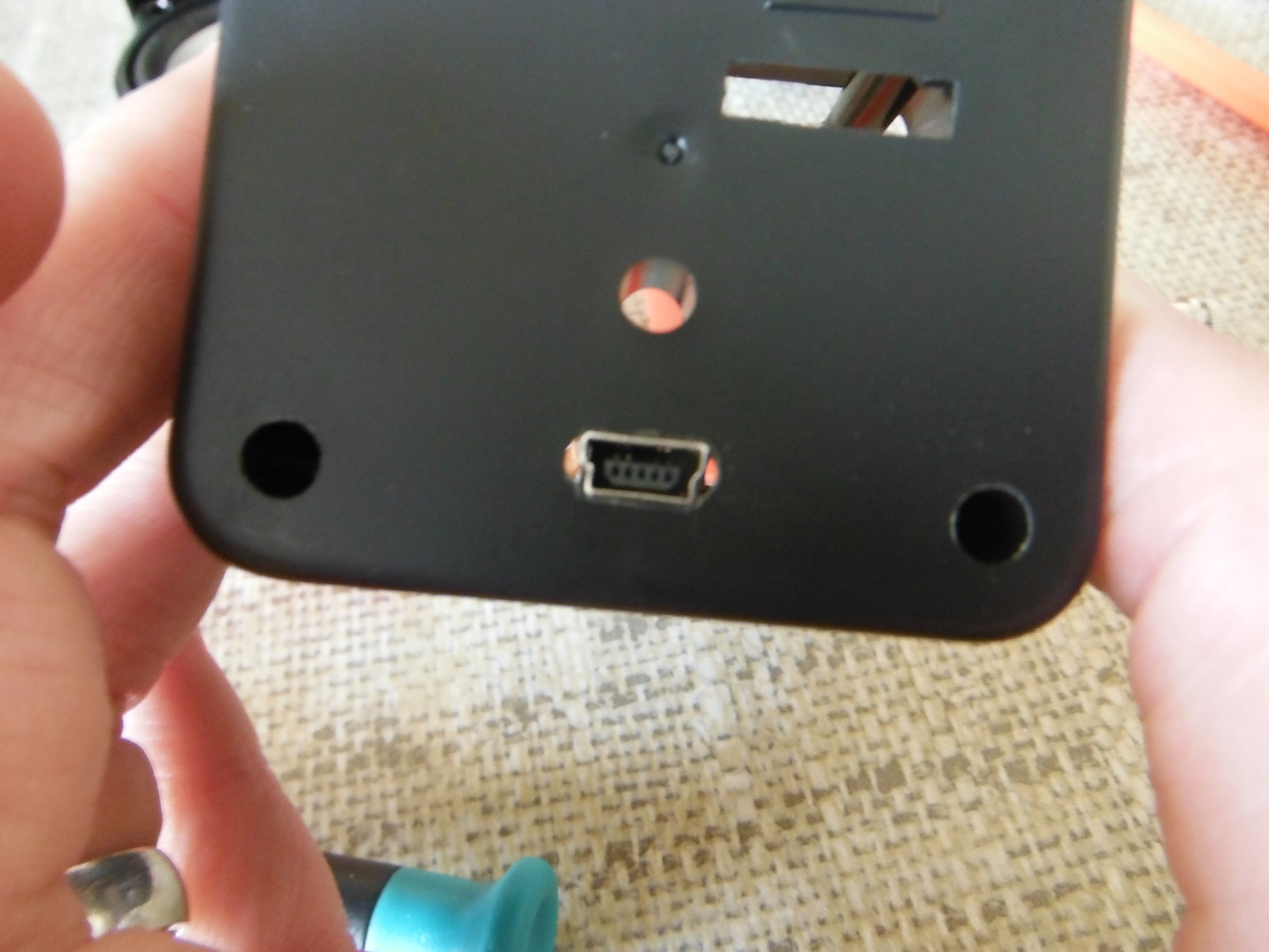 USB Speakers Into Portable Battery Powered Speakers! 6 Steps (with
