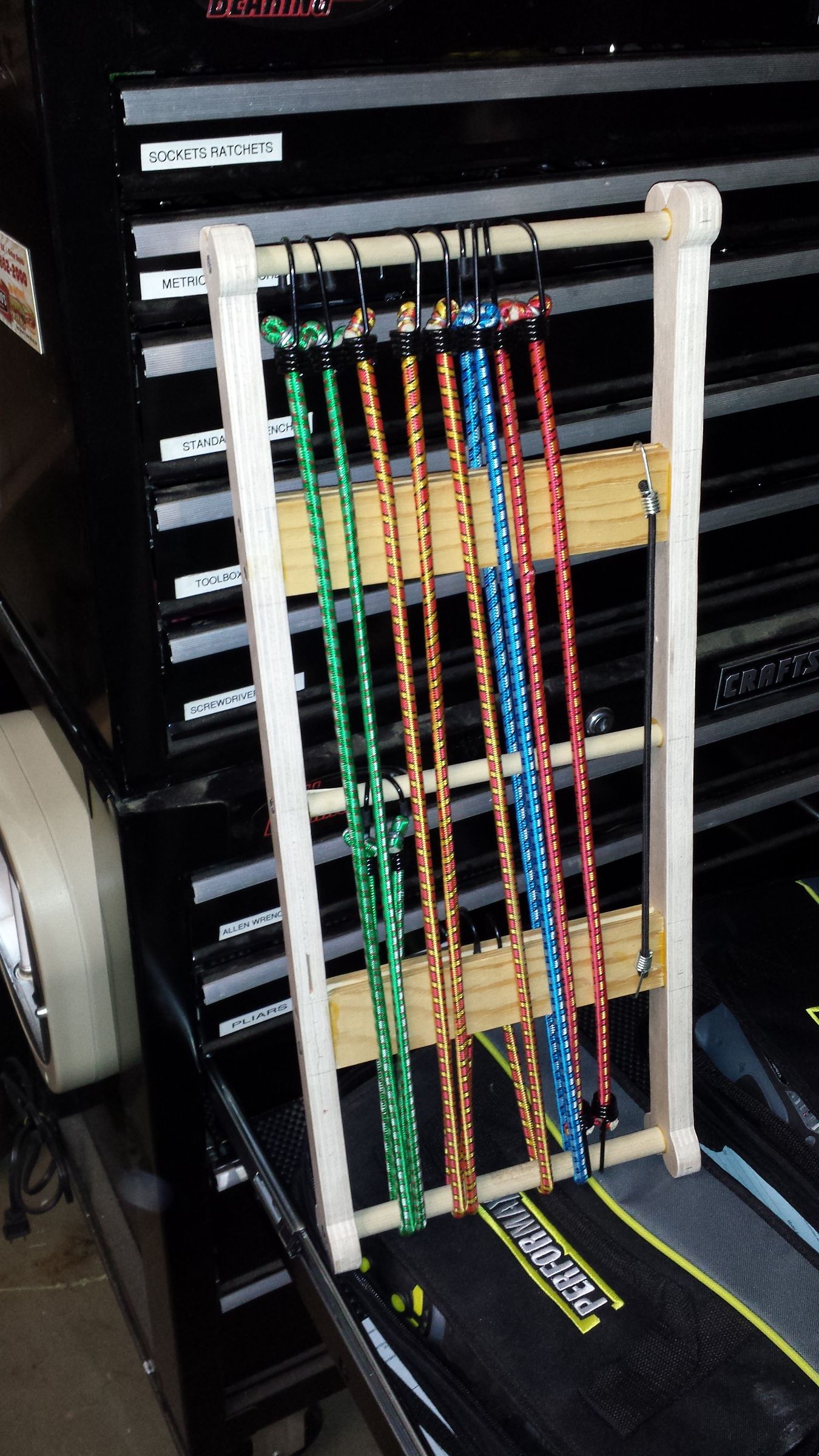 Bony Bungee Cord Organizer 5 Steps Instructables