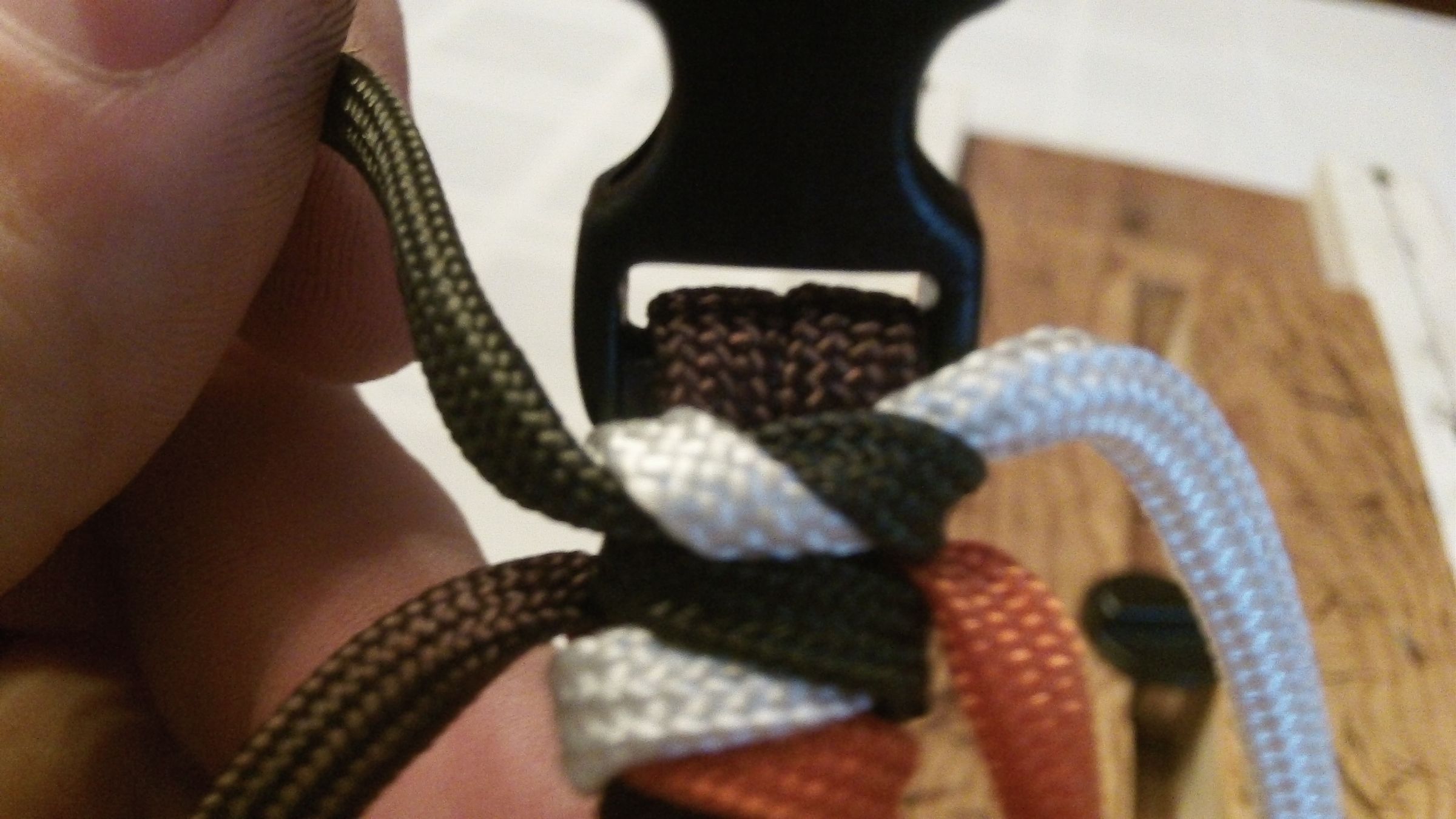 How to Tie a 4 Strand Paracord Braid With a Core and Buckle. 14 Steps