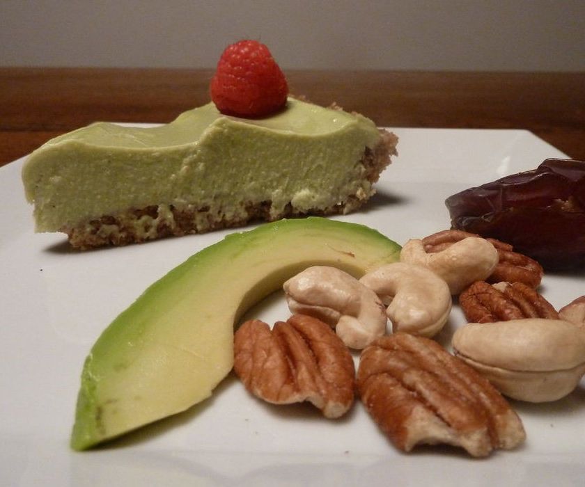 Completely RAW Avocado Key Lime Pie