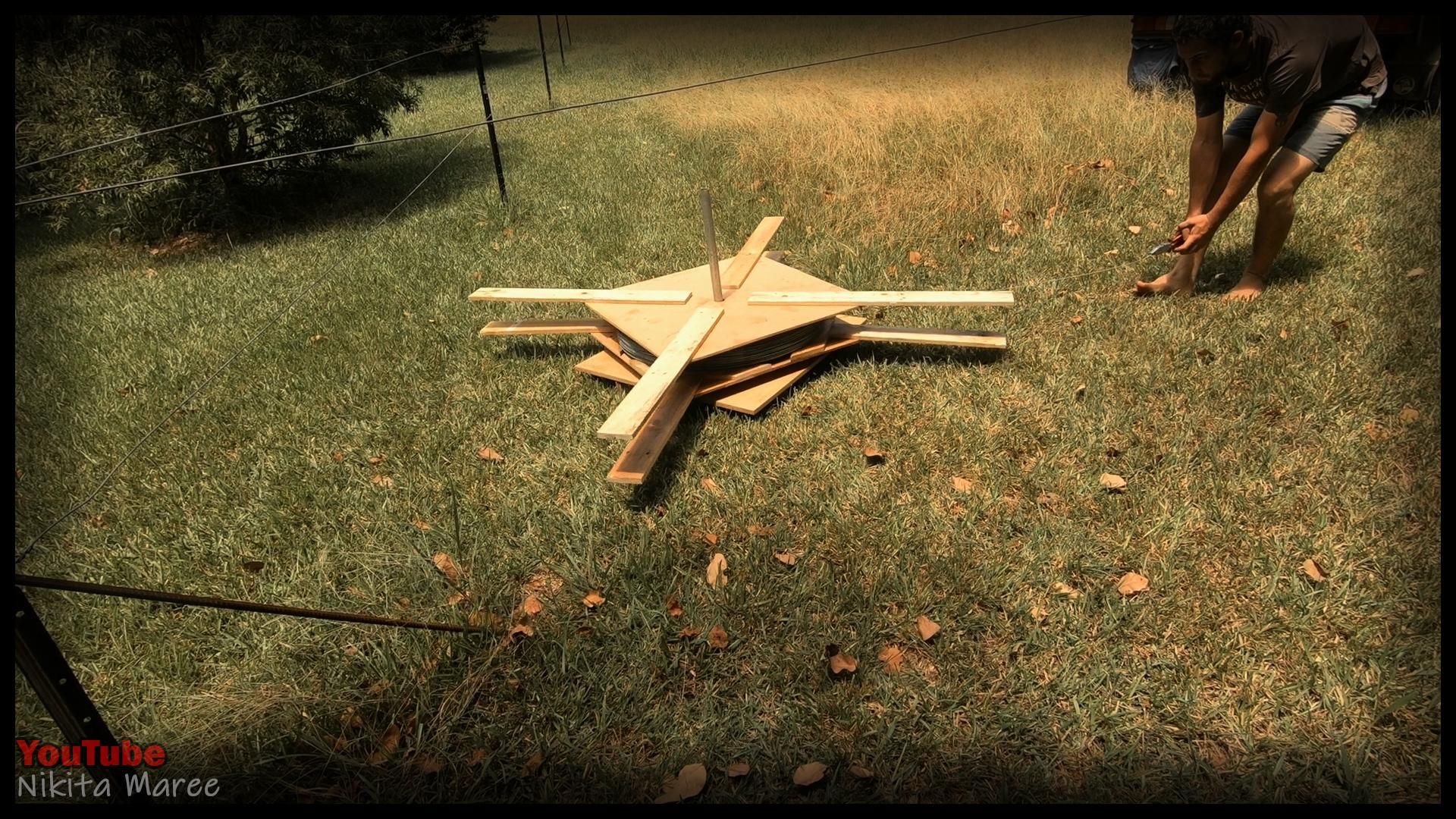 How to Build a 'Wire Spinner' (DIY Farm Fencing) 18 Steps (with