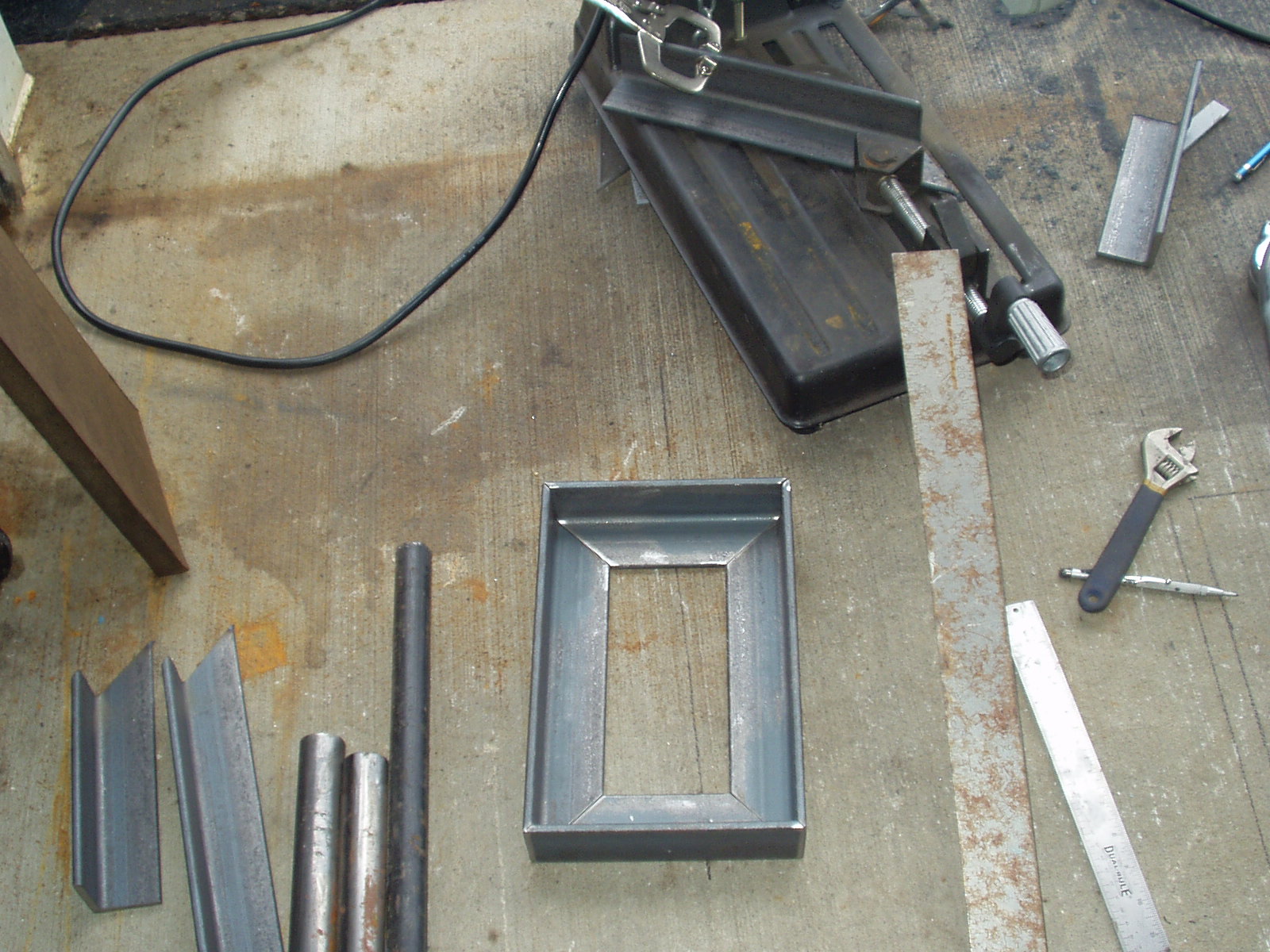 Bench Tool Stands 6 Steps Instructables