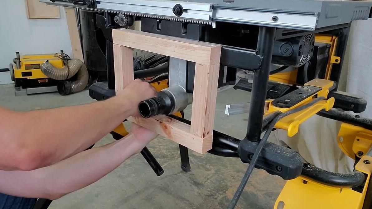 DWE7491 Table Saw Folding Outfeed Table 