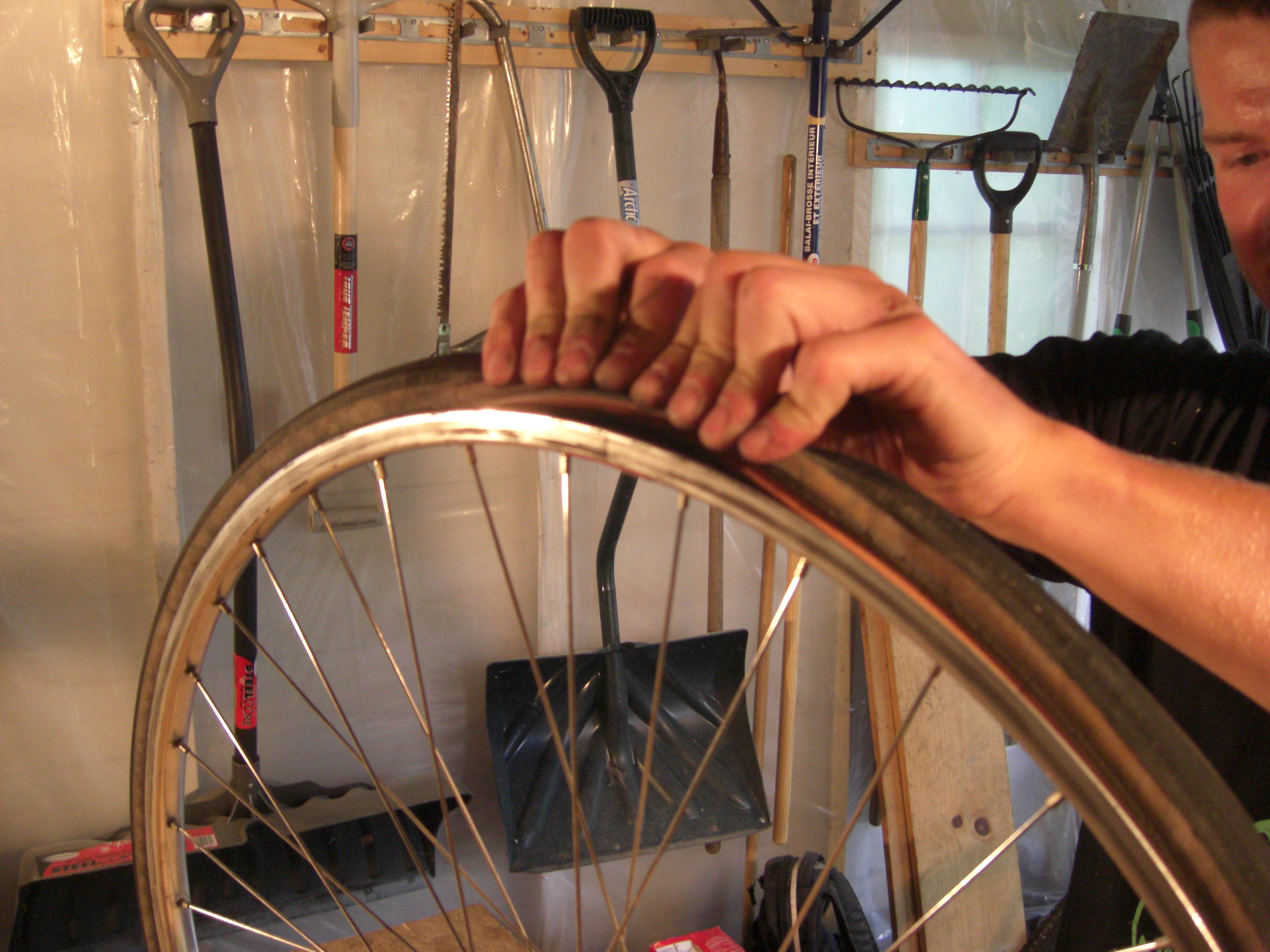 Replacing Bike Tire and Tube on a Road Bike 5 Steps Instructables