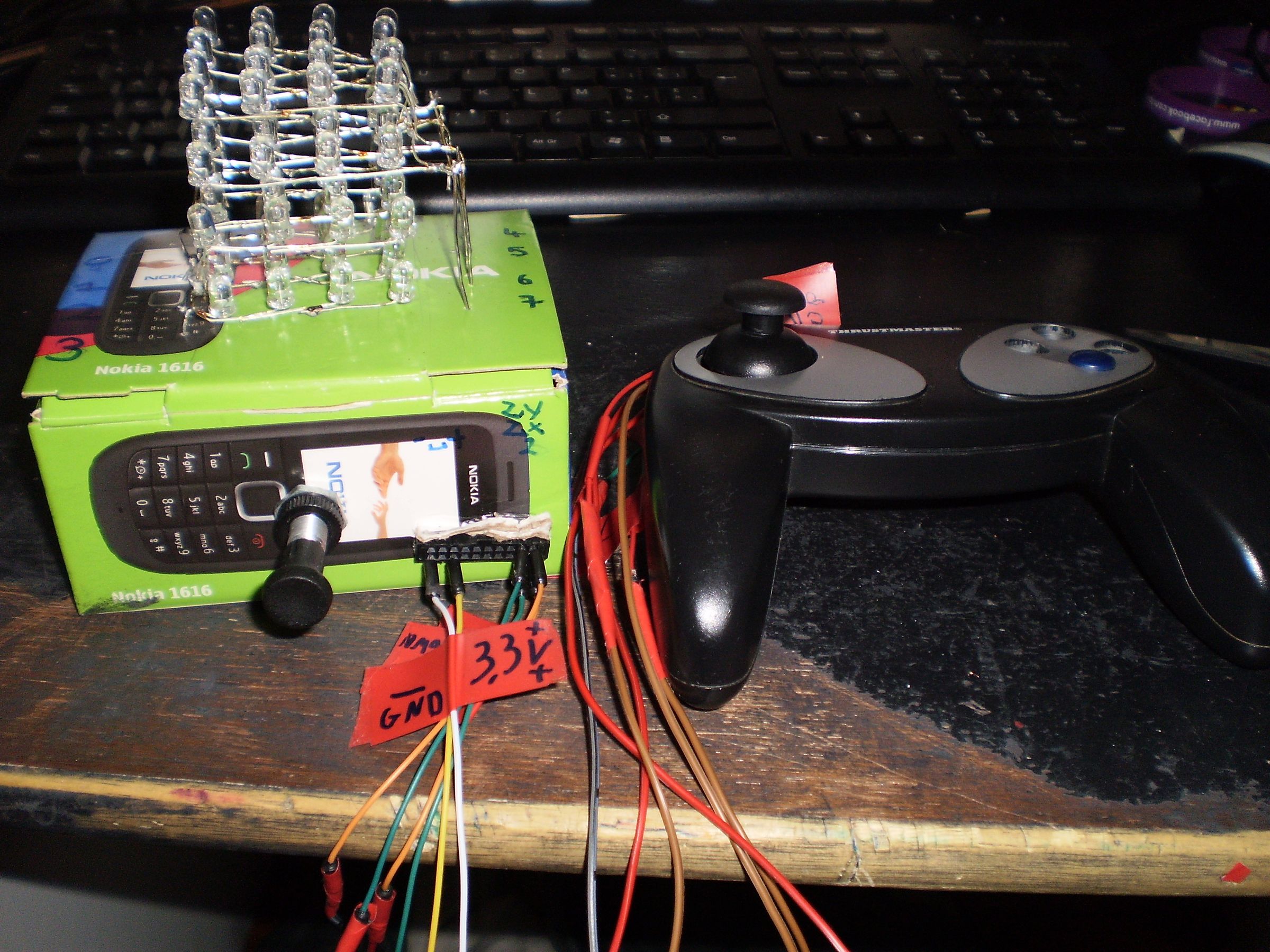 3d snake on charlieplexed 4x4x4 led cube DIY Project DIY Project Image