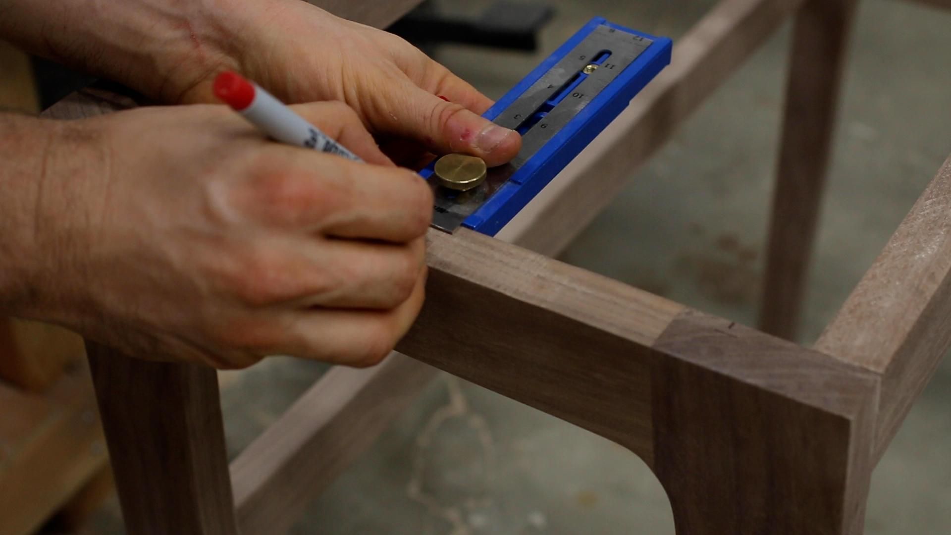 How to Install Figure 8 Table Top Fasteners 5 Steps (with Pictures