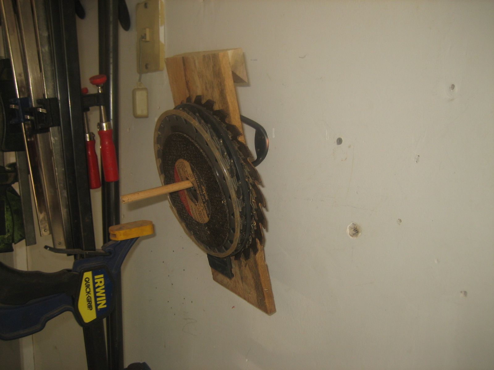 REPAIR LOOSE DRYWALL ANCHORS 7 Steps Instructables