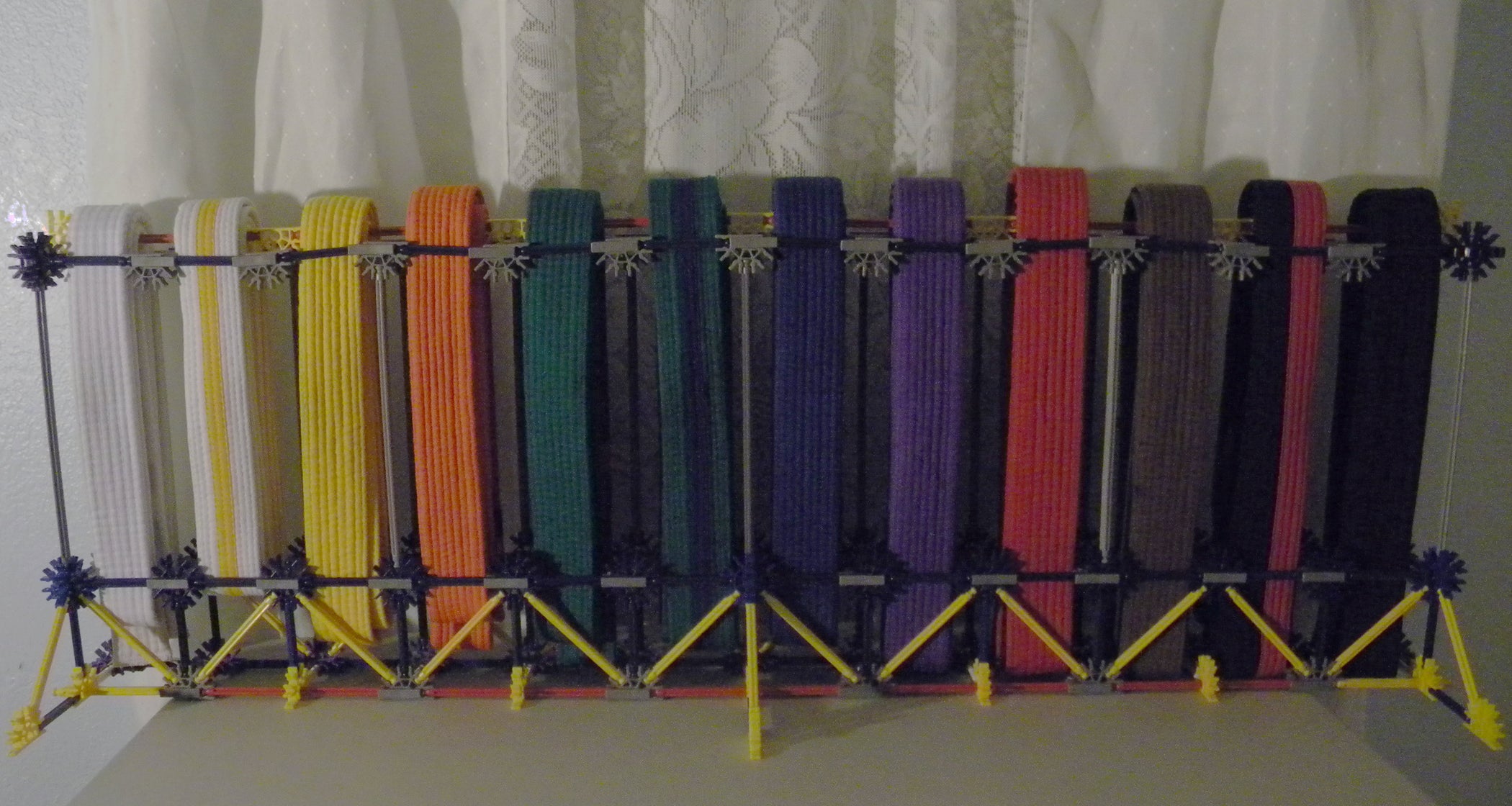 Knex Belt Display Stand Instructables