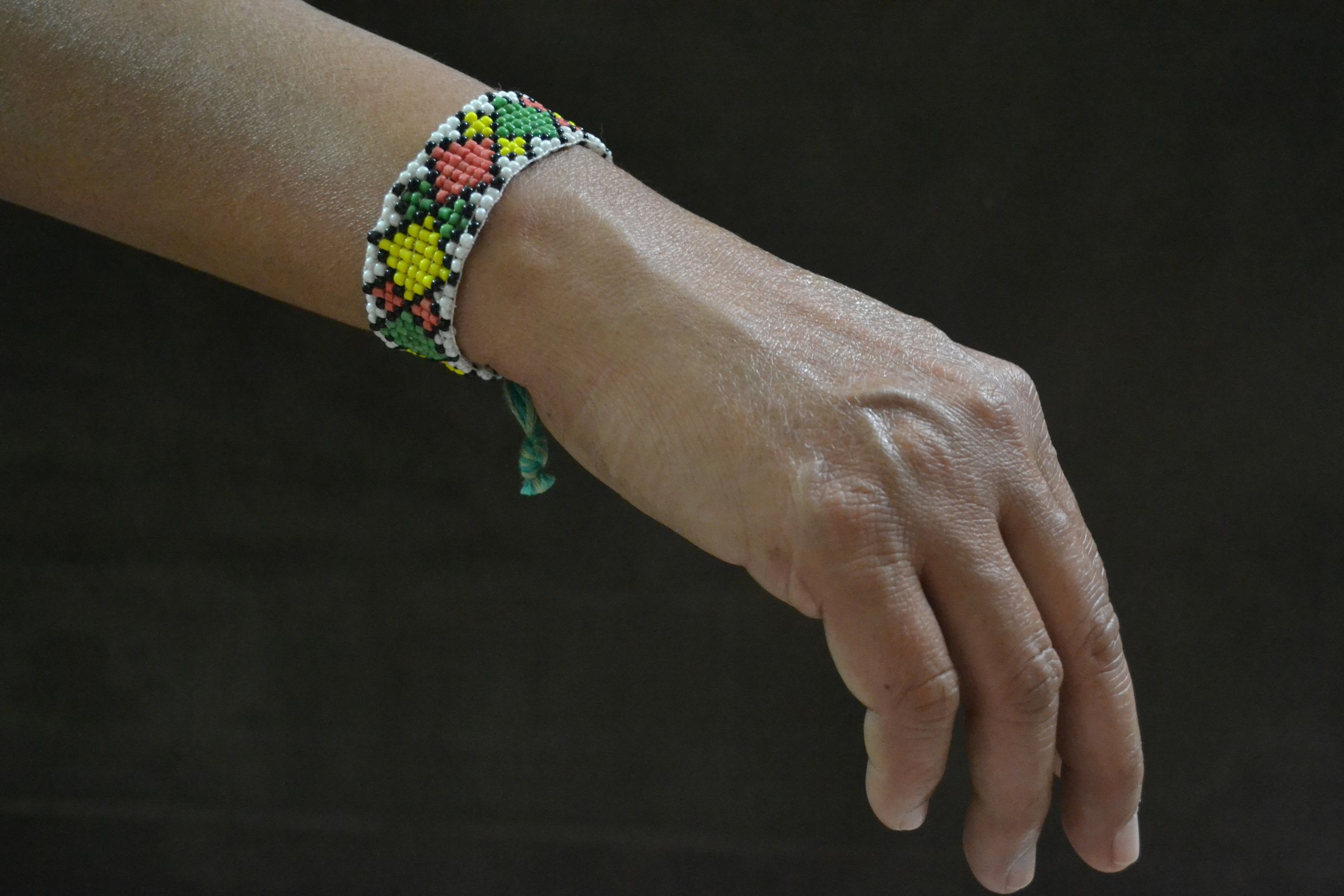 Bead Loom Bracelet Without a Loom! 13 Steps (with Pictures