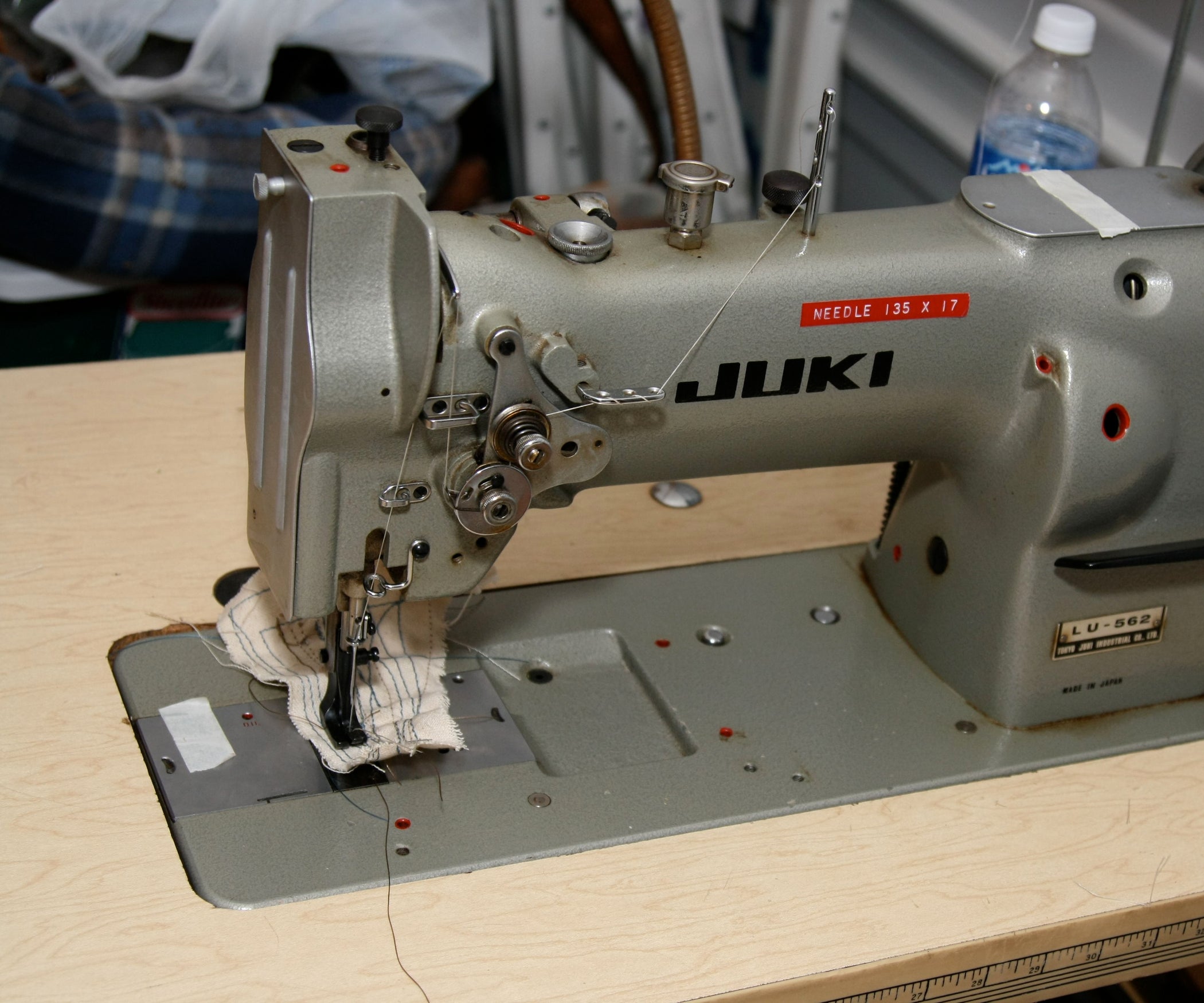 How to Clean Your Industrial Sewing Machine 3 Steps Instructables