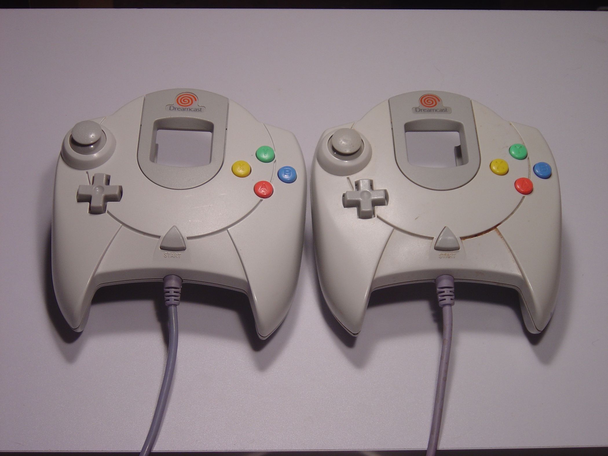 Cleaning a Dreamcast Controller 5 Steps Instructables