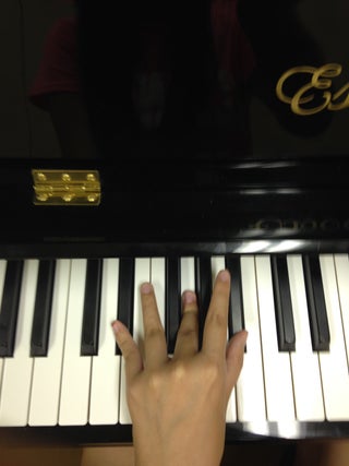 How To Play The Major Chords On The Piano 13 Steps Instructables How To Play The Major Chords On The Piano 13 Steps Instructables