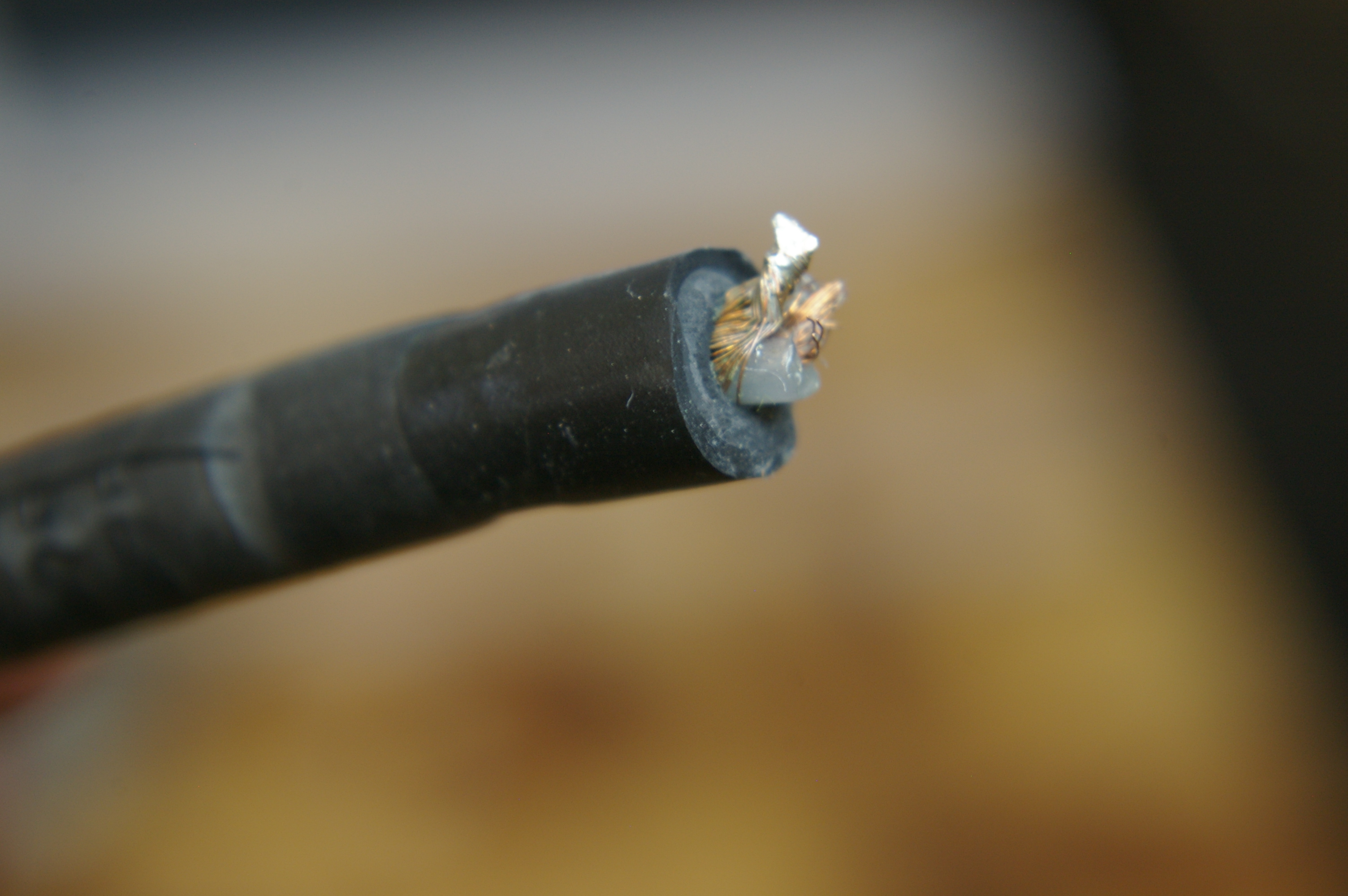 How to Fix, Repair or Make a 1/4" Inch Guitar Cable 8 Steps