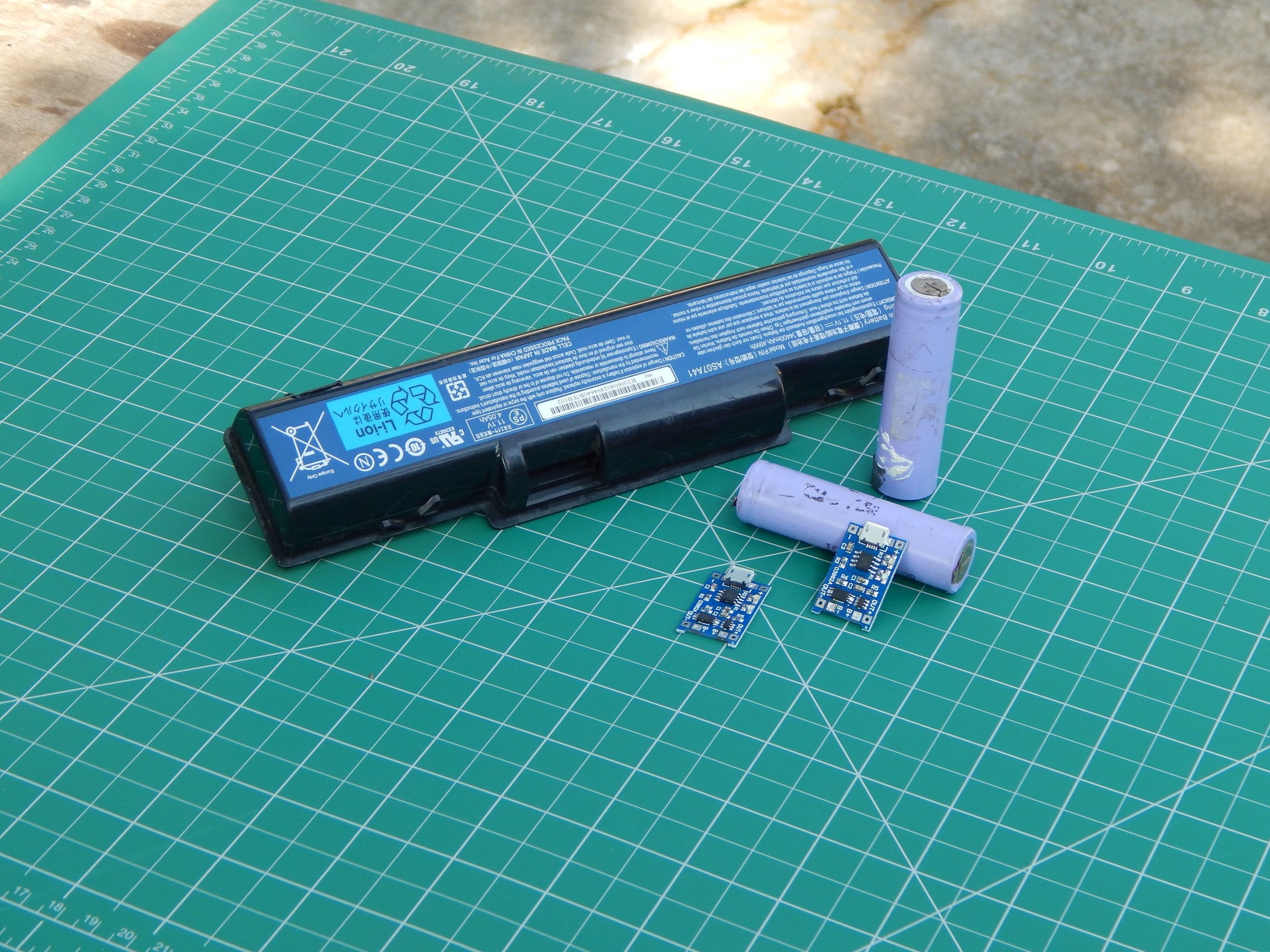 Recycle Your Dead Old Laptop Battery 6 Steps (with Pictures