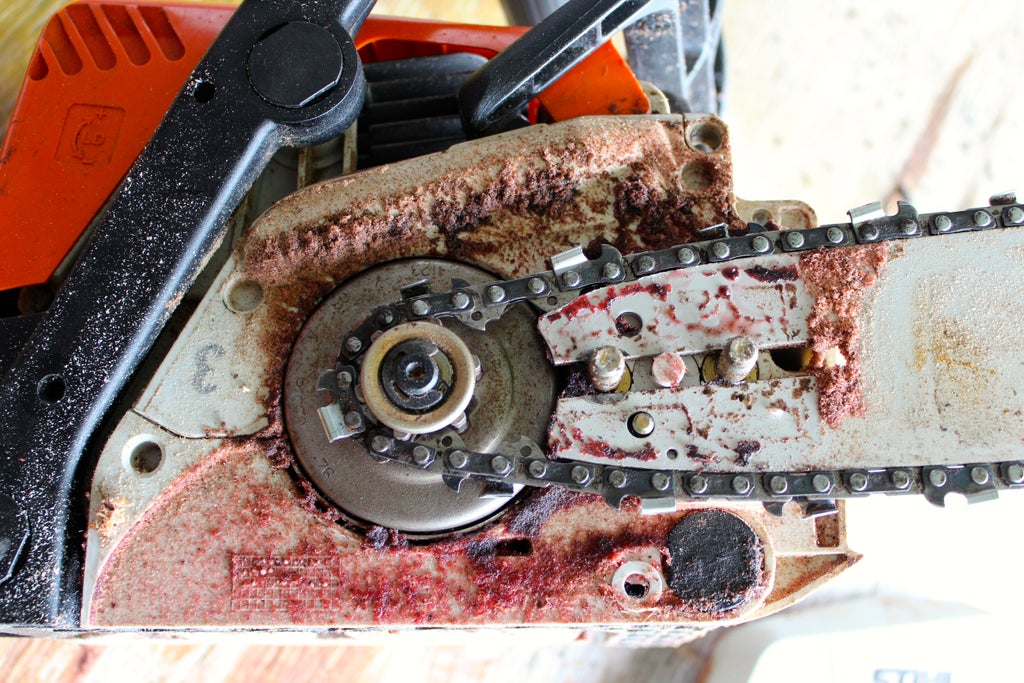 Chainsaw Bar Oil Repair With Shop Vac : 5 Steps (with ...