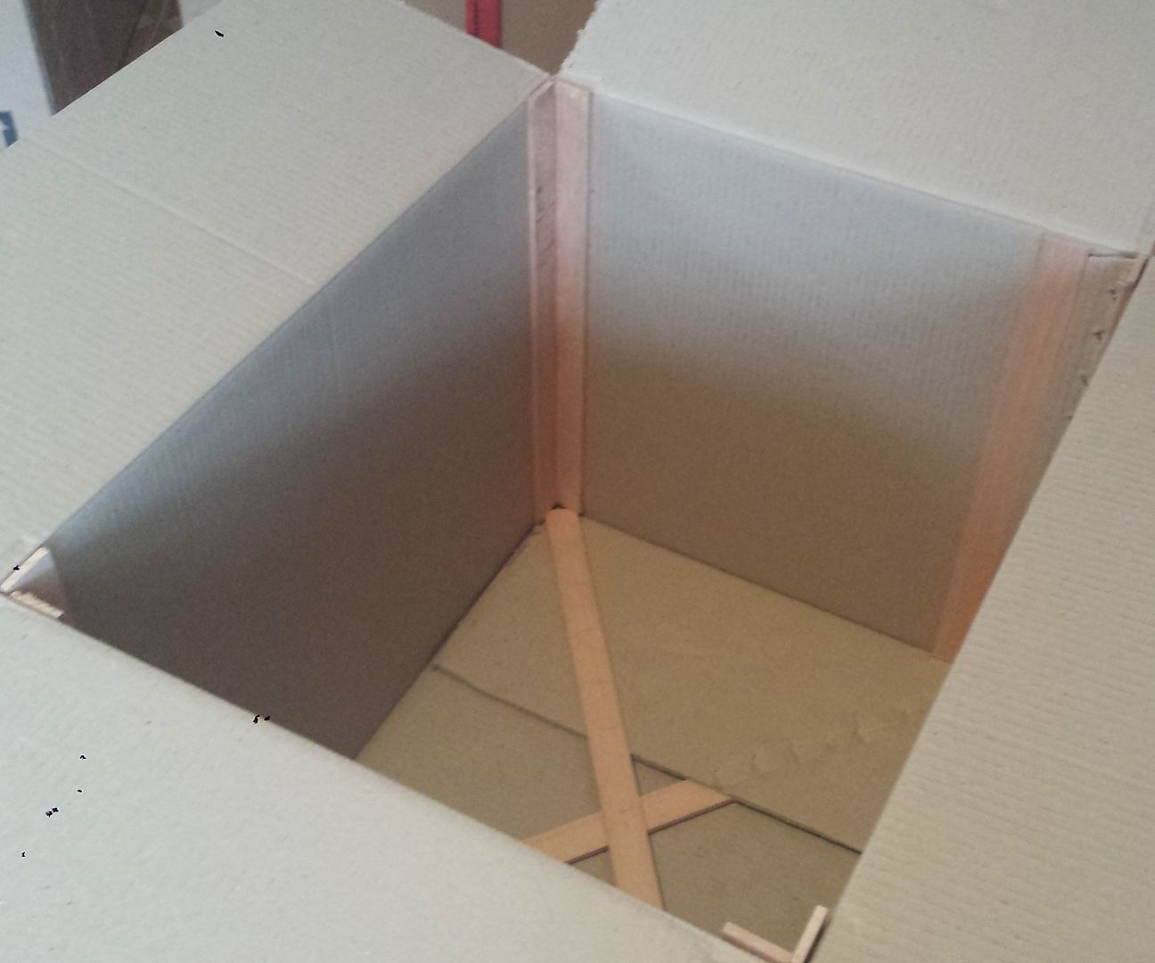 How to reinforce a cardboard box