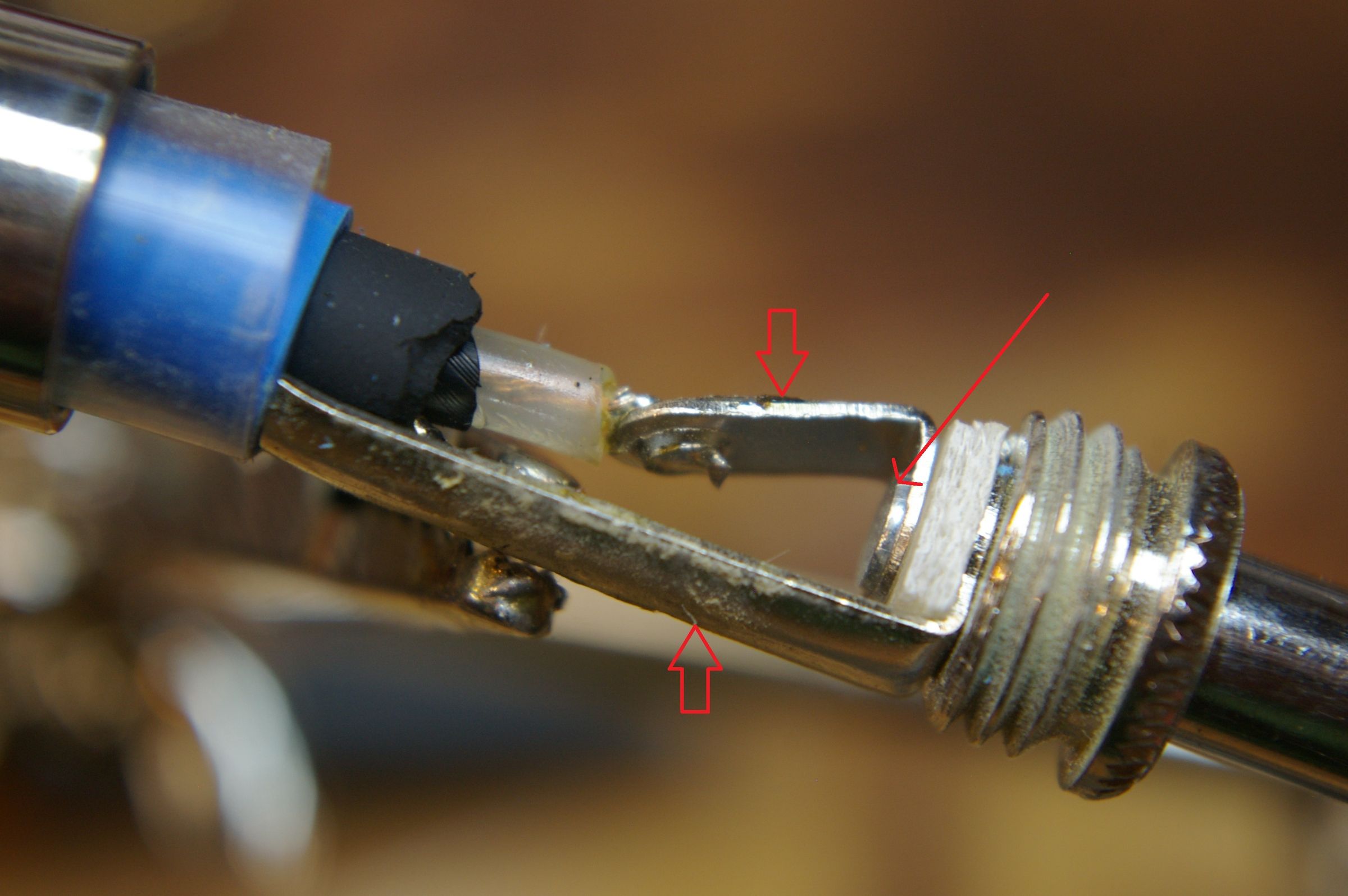 How to Fix, Repair or Make a 1/4" Inch Guitar Cable 8 Steps
