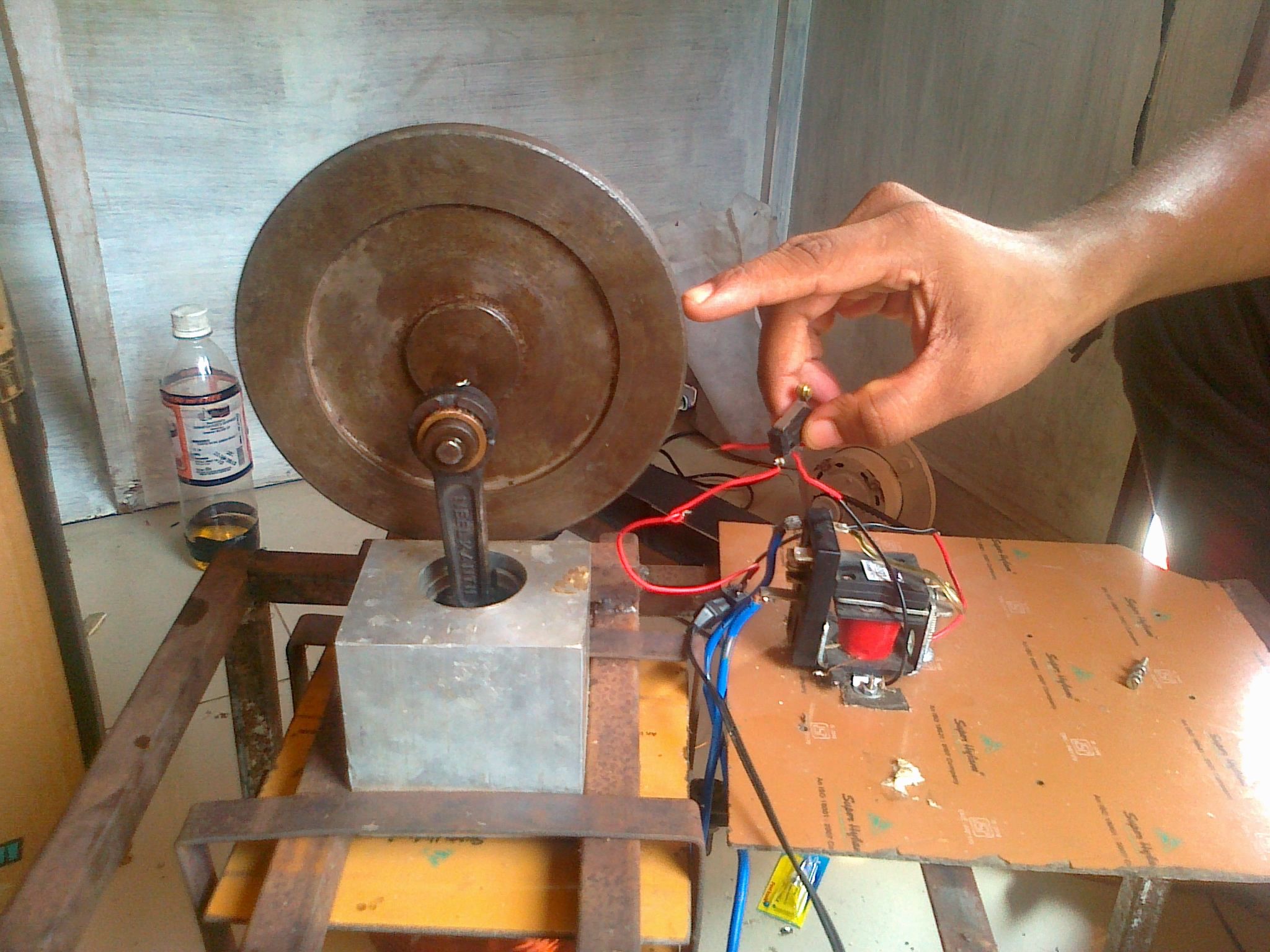 Simple Engine Using Piston and Flywheel Instructables
