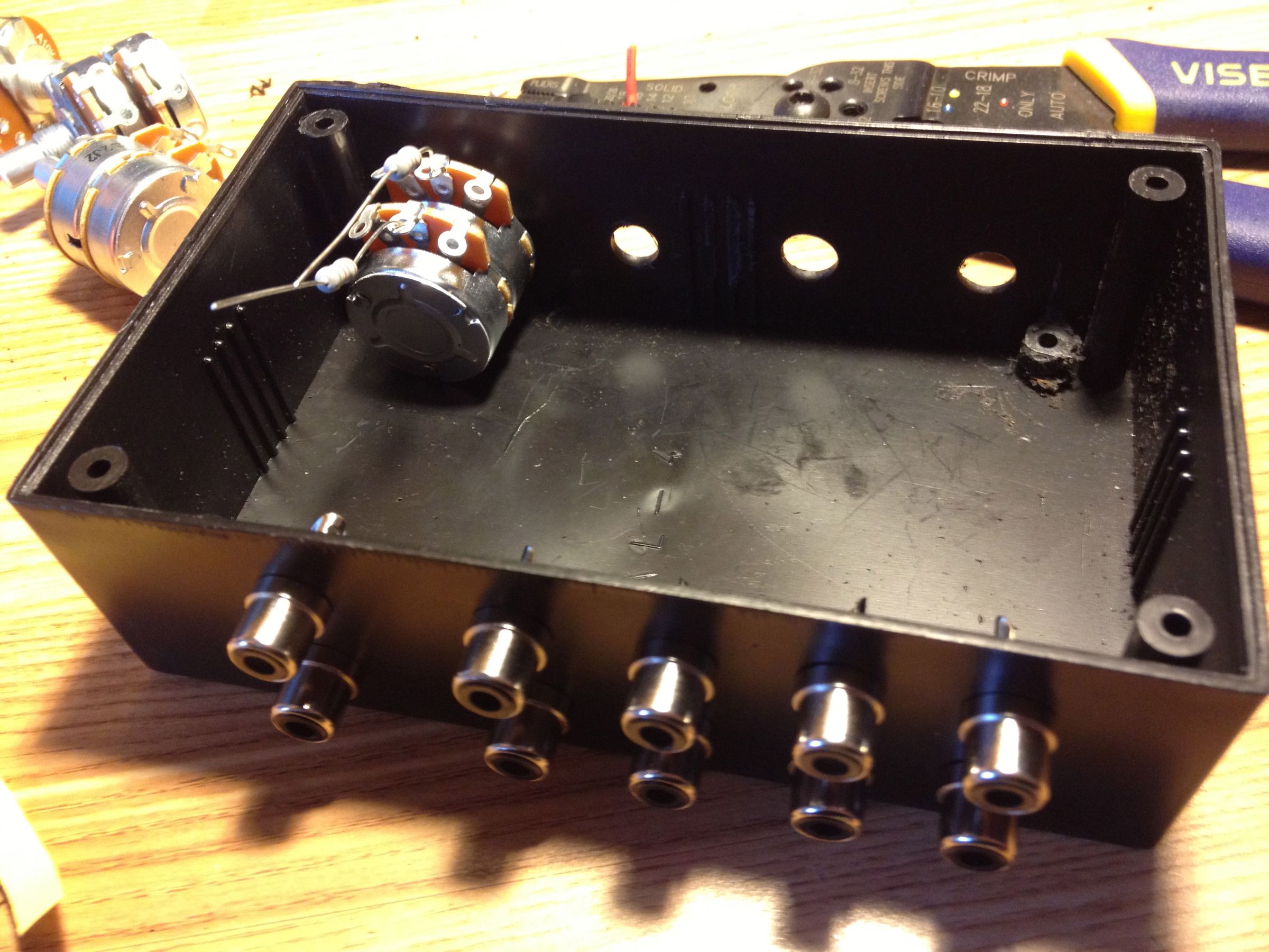 Passive Audio Mixer W/ Channel Volume Control : 6 Steps - Instructables