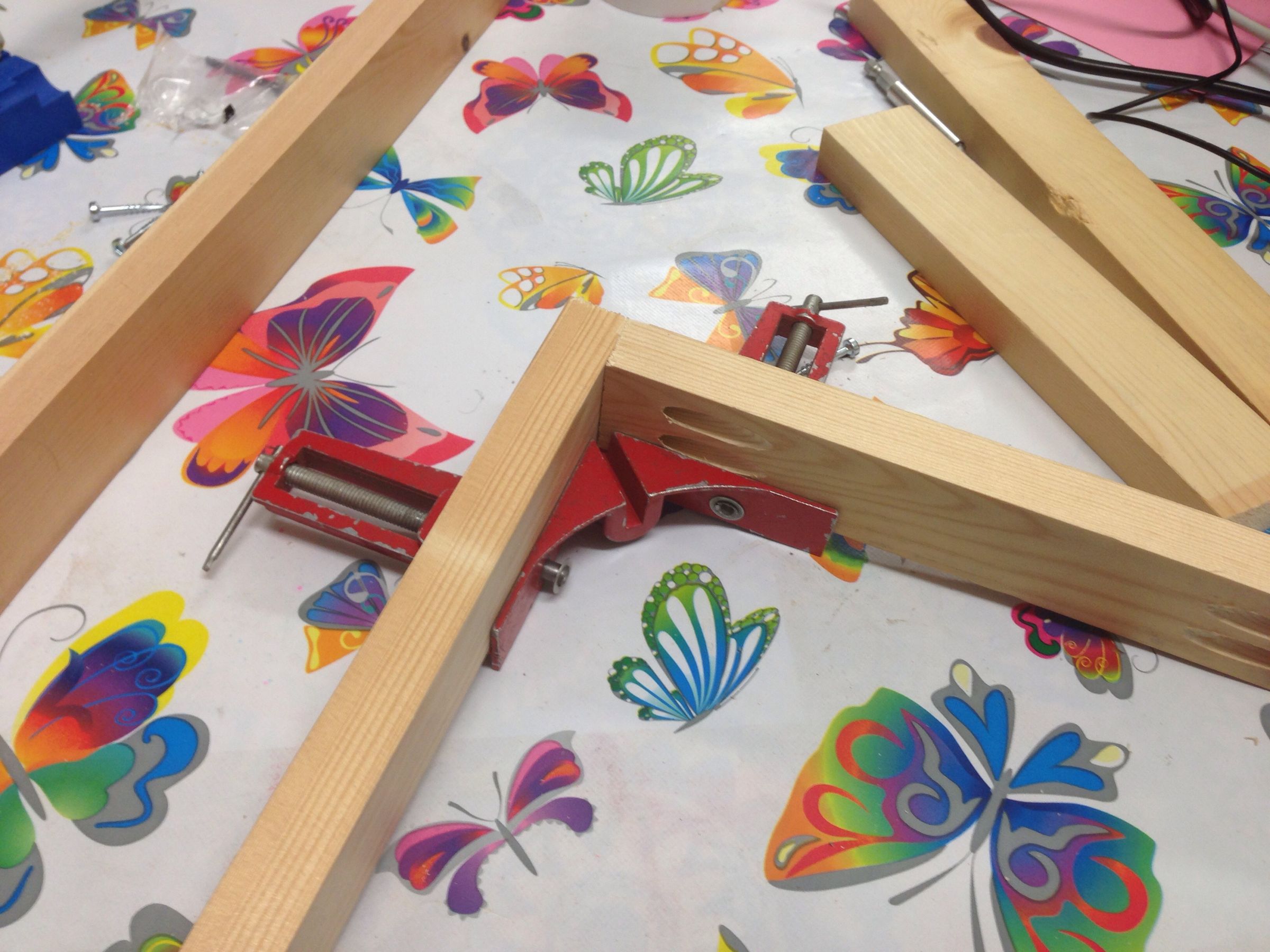 Quick, Cheap and Easy Screen Printing Frames 4 Steps (with Pictures