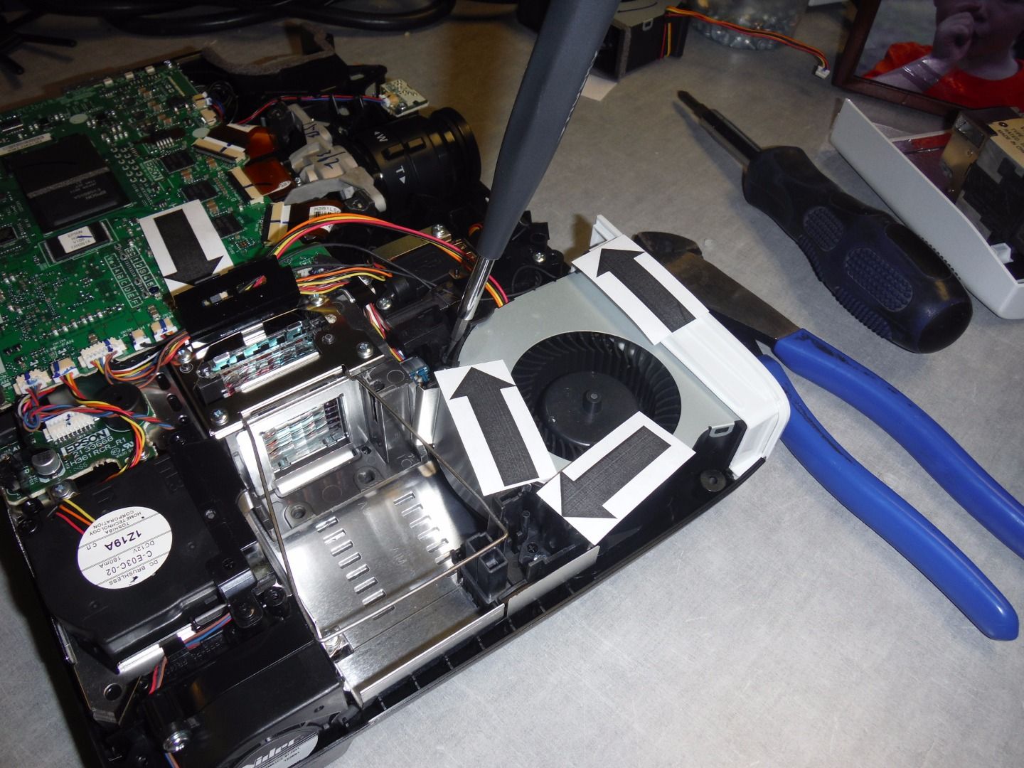 Epson 1770W LCD Projector Overheating? Repair It! 8 Steps (with