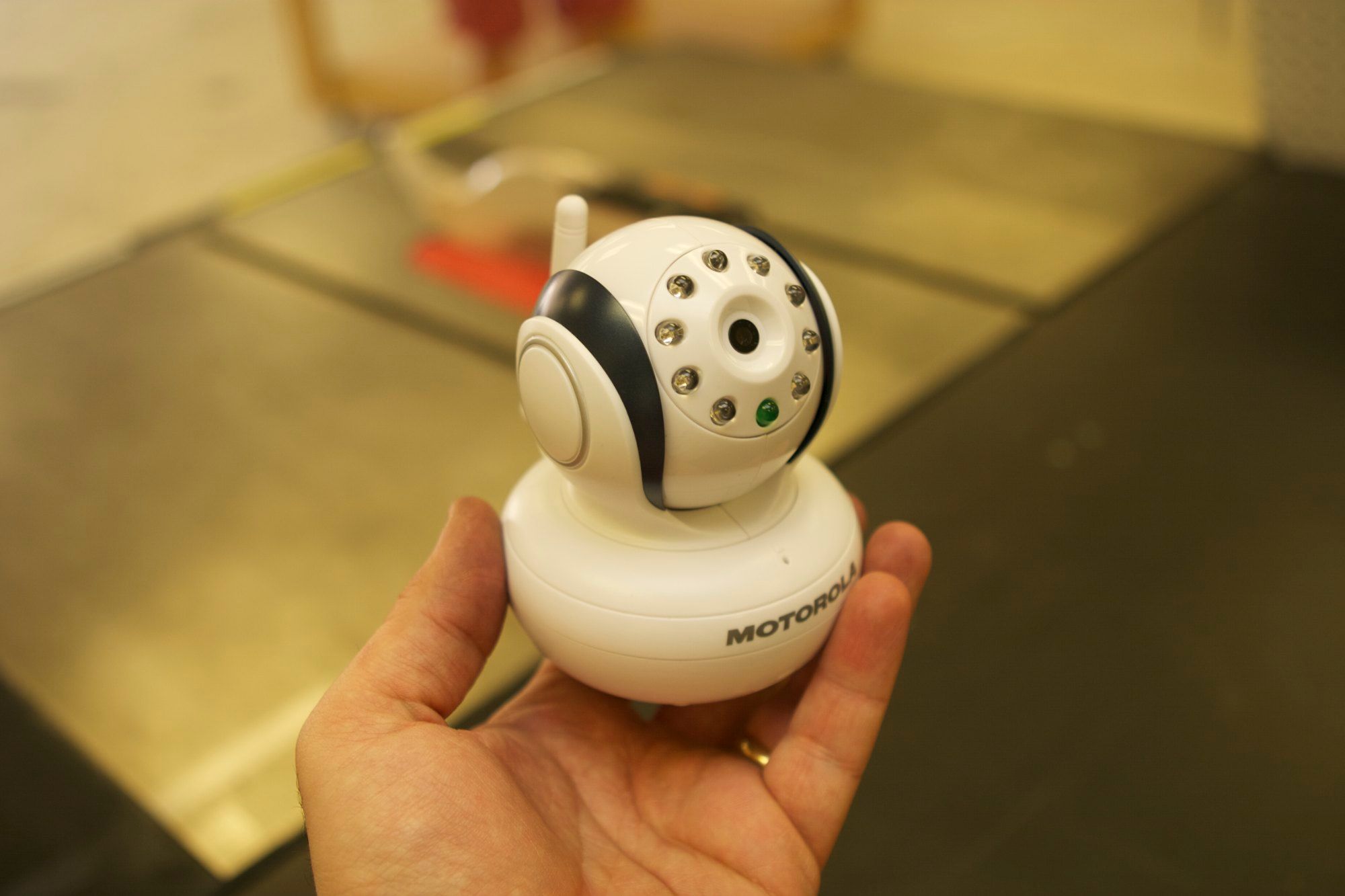 Mount Baby Monitor Camera in the Crib 11 Steps (with Pictures