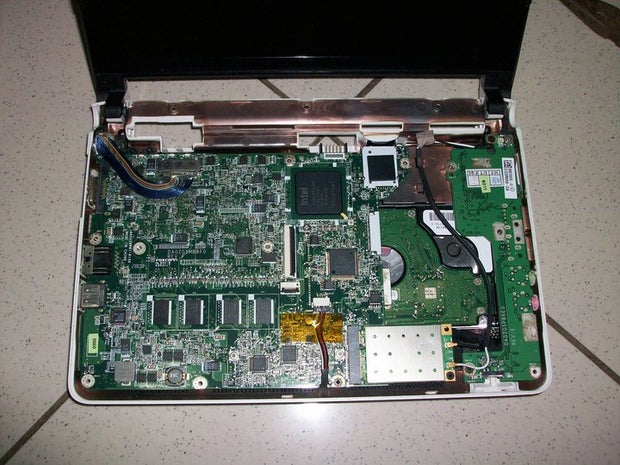 Acer Aspire One (A Guide To Dismantling) : 4 Steps - Instructables