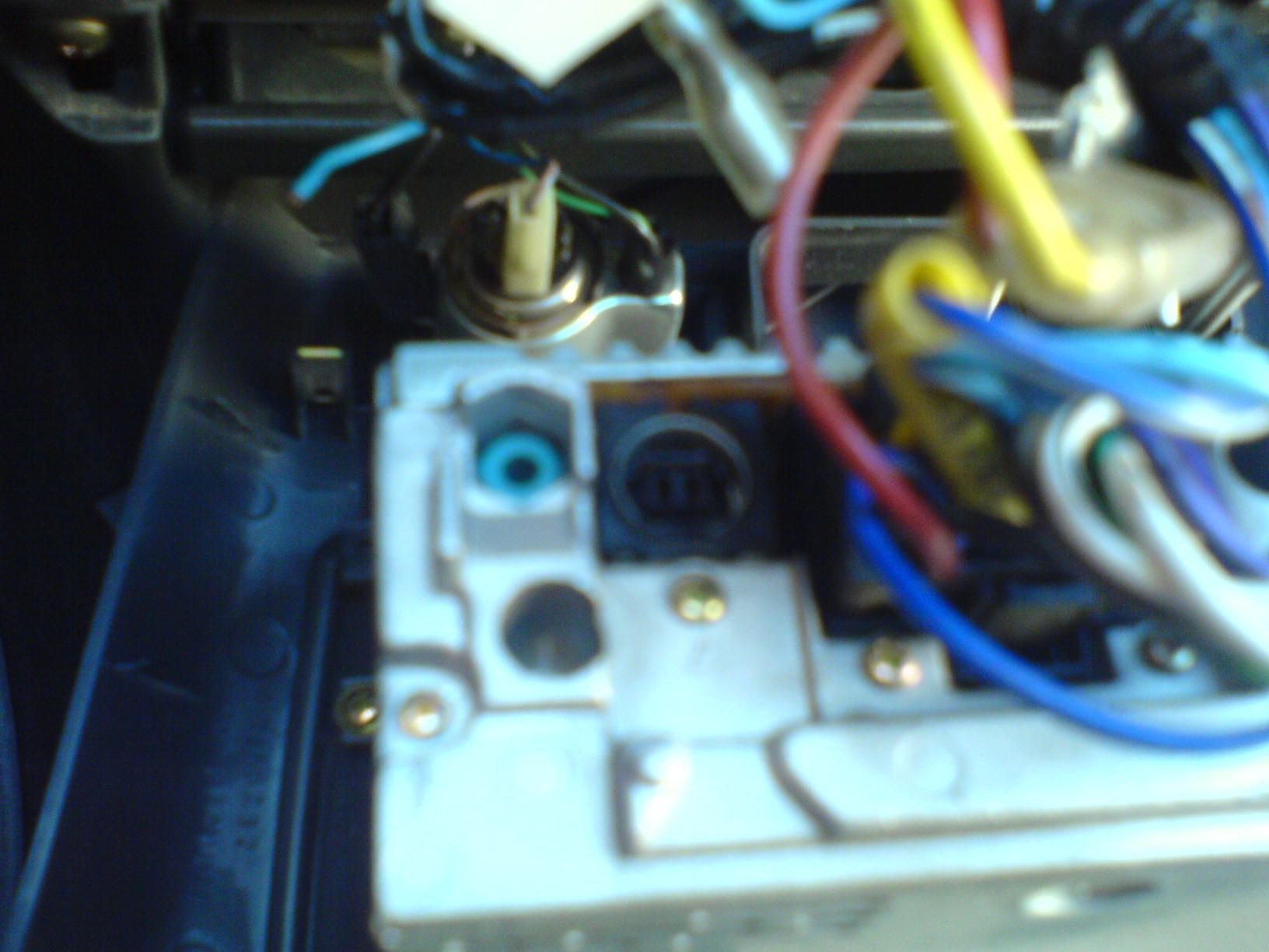 How to Connect Your Mp3 or Ipod on a Car Cdplayer. 6 Steps (with