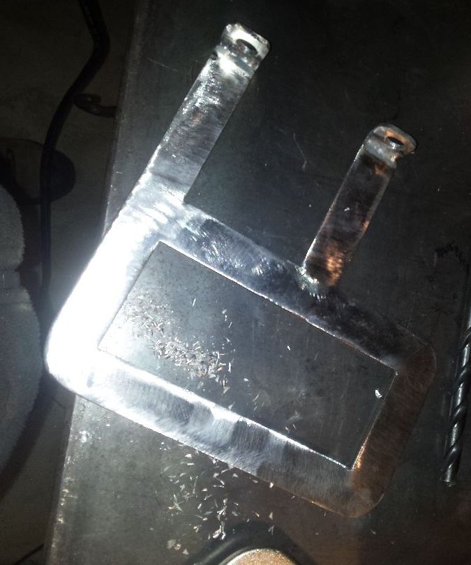 DIY guide for Simple metal fuse holder for a 4x4 with step-by-step instructions