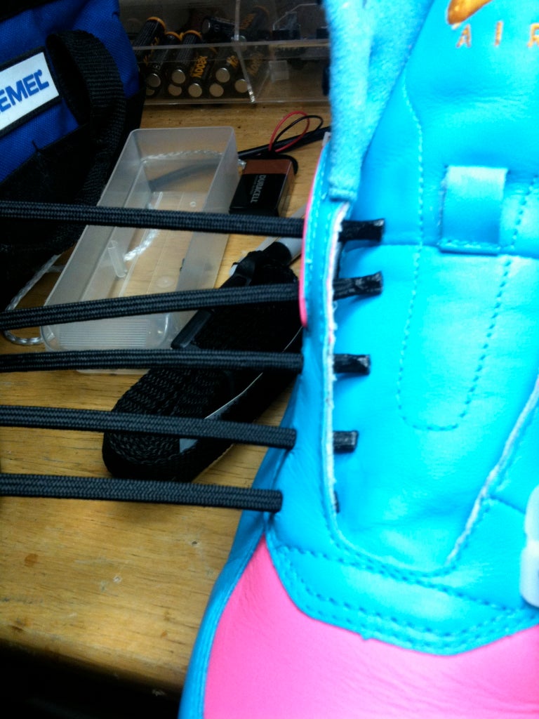 Power Laces- the Auto Lacing Shoe : 9 Steps (with Pictures) - Instructables