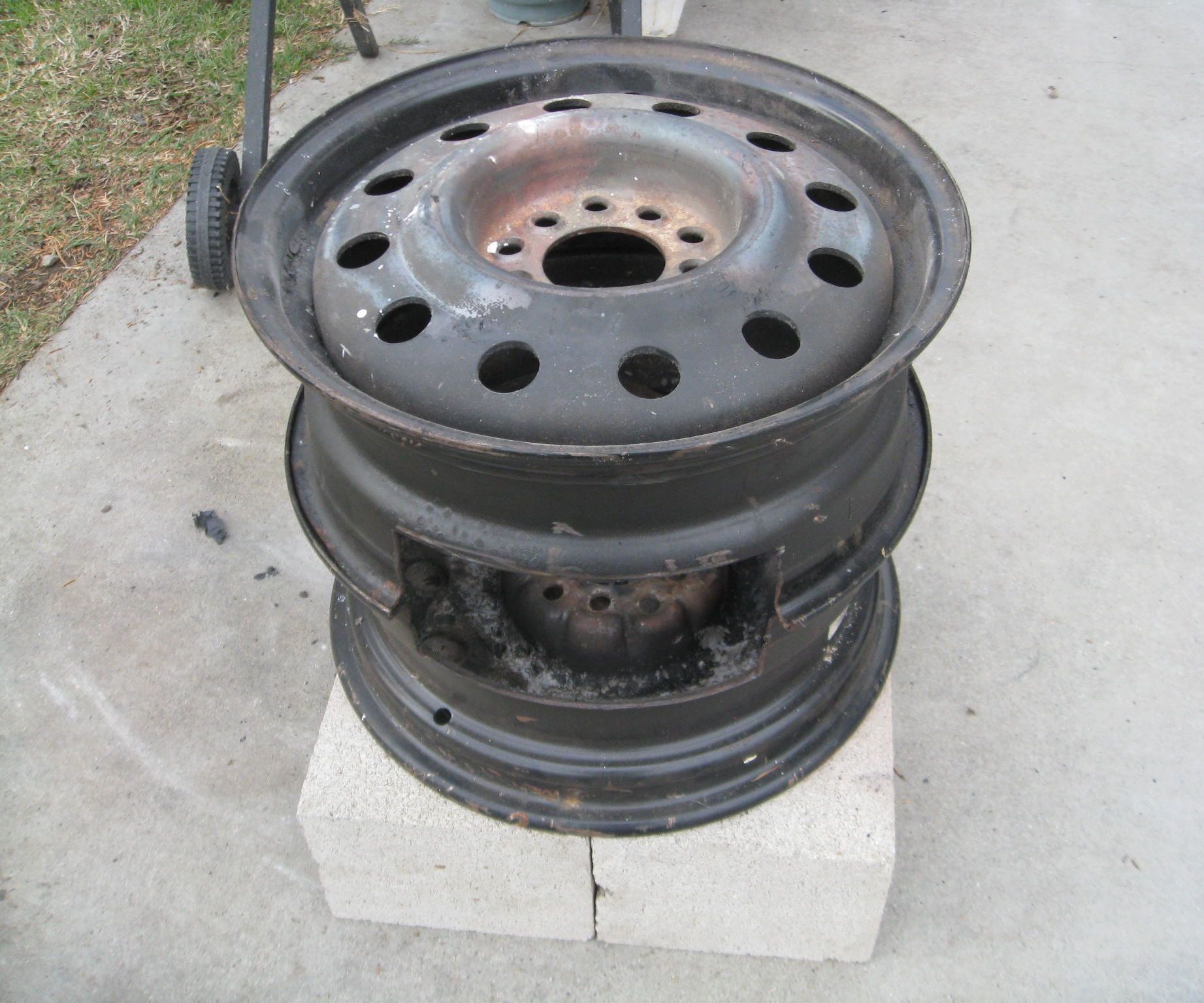 No Weld Car Rims Fire Pit.