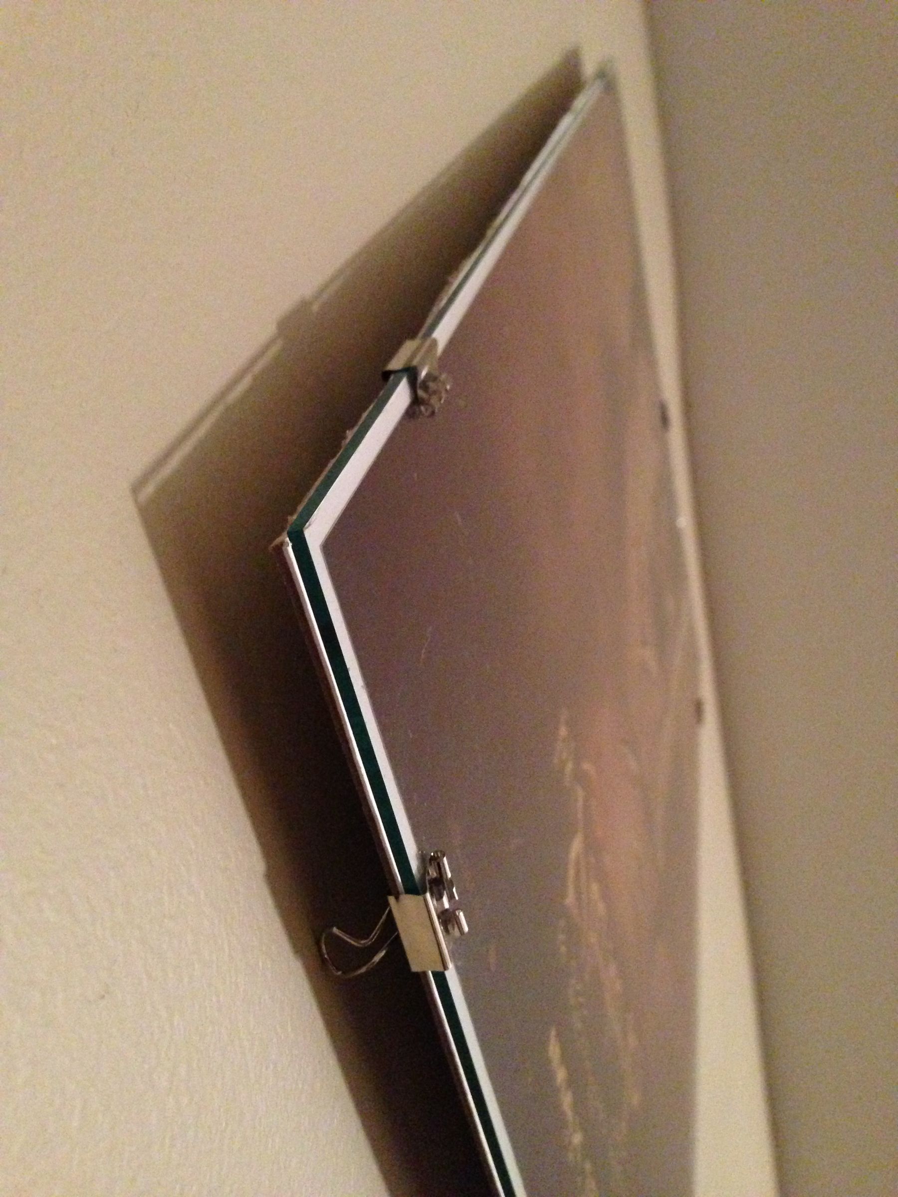 Cheap, Classy, Frameless Frame for Any Poster/photo/picture 4 Steps